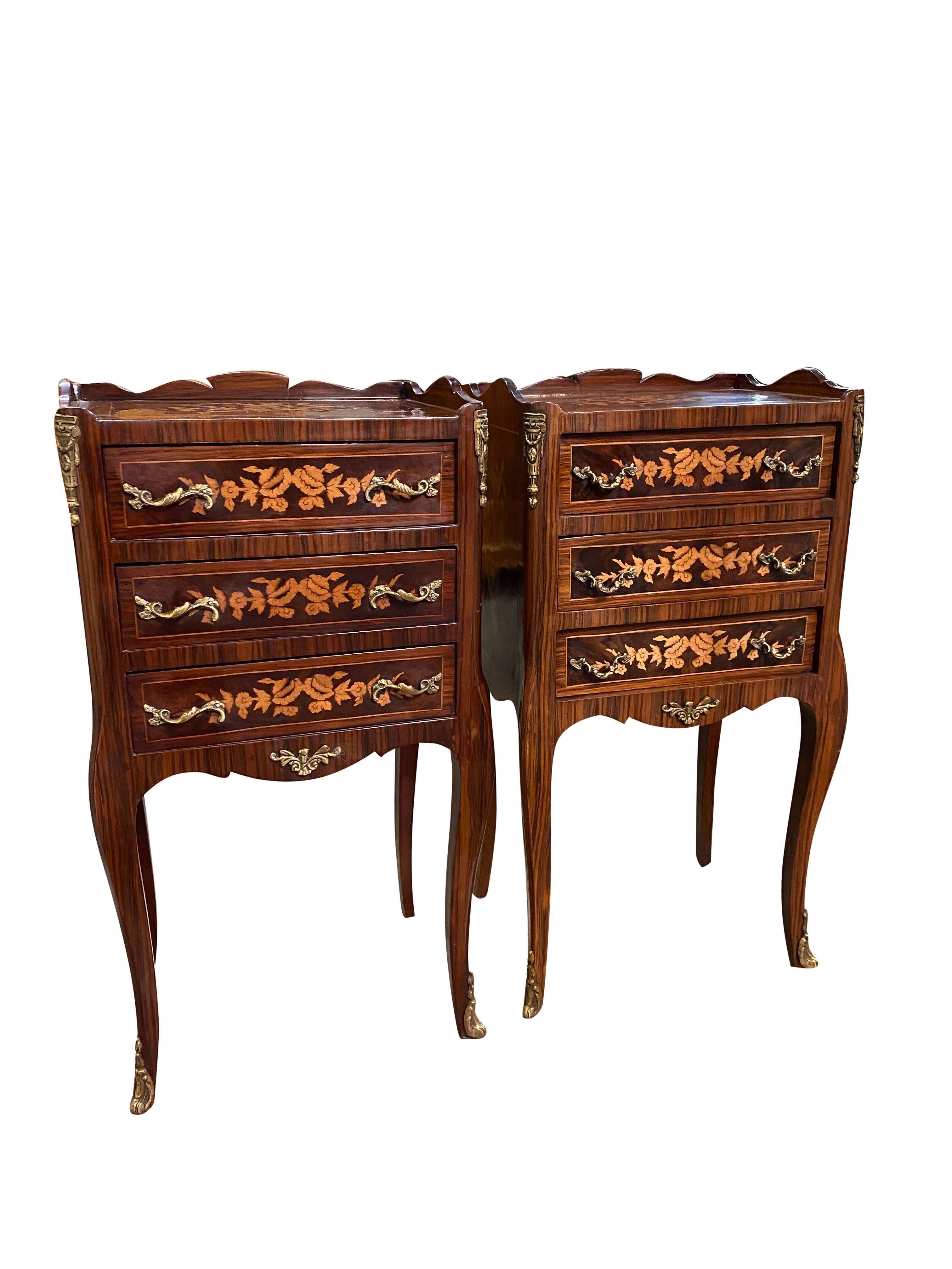 European Pair of 20th Century English Regency Style Side Tables For Sale