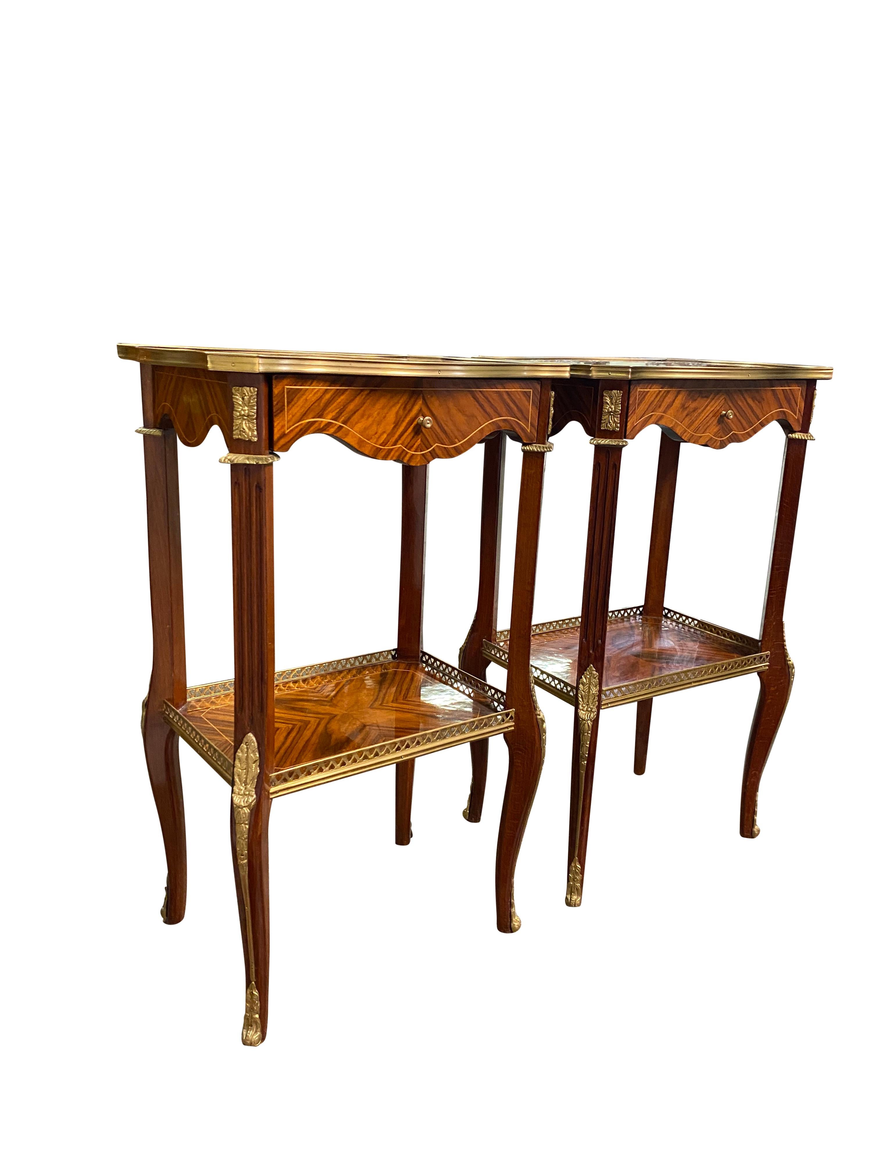 Hand-Carved Pair of 20th Century English Regency Style Side Tables For Sale