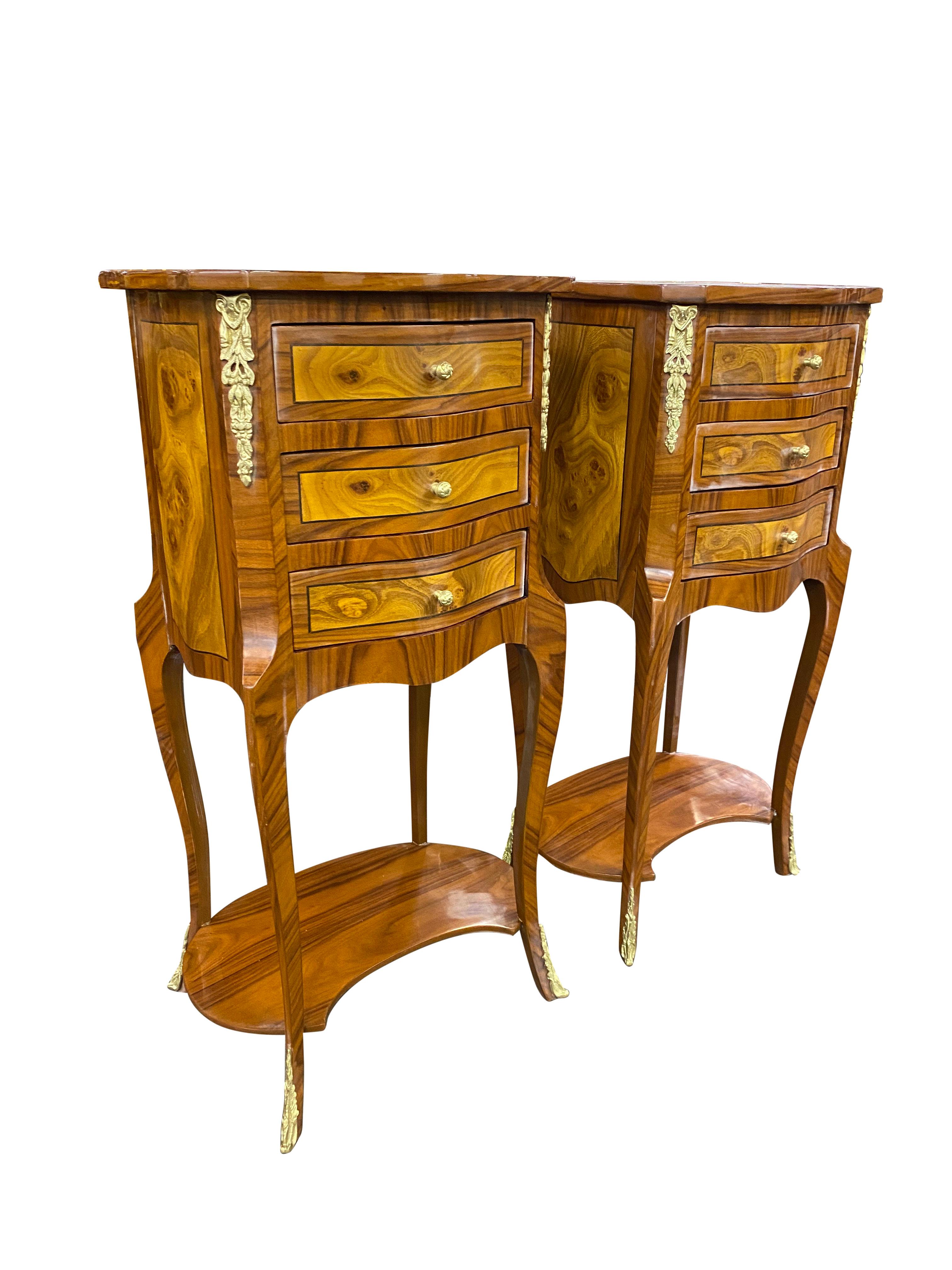 Wood Pair of 20th Century English Regency Style Side Tables For Sale