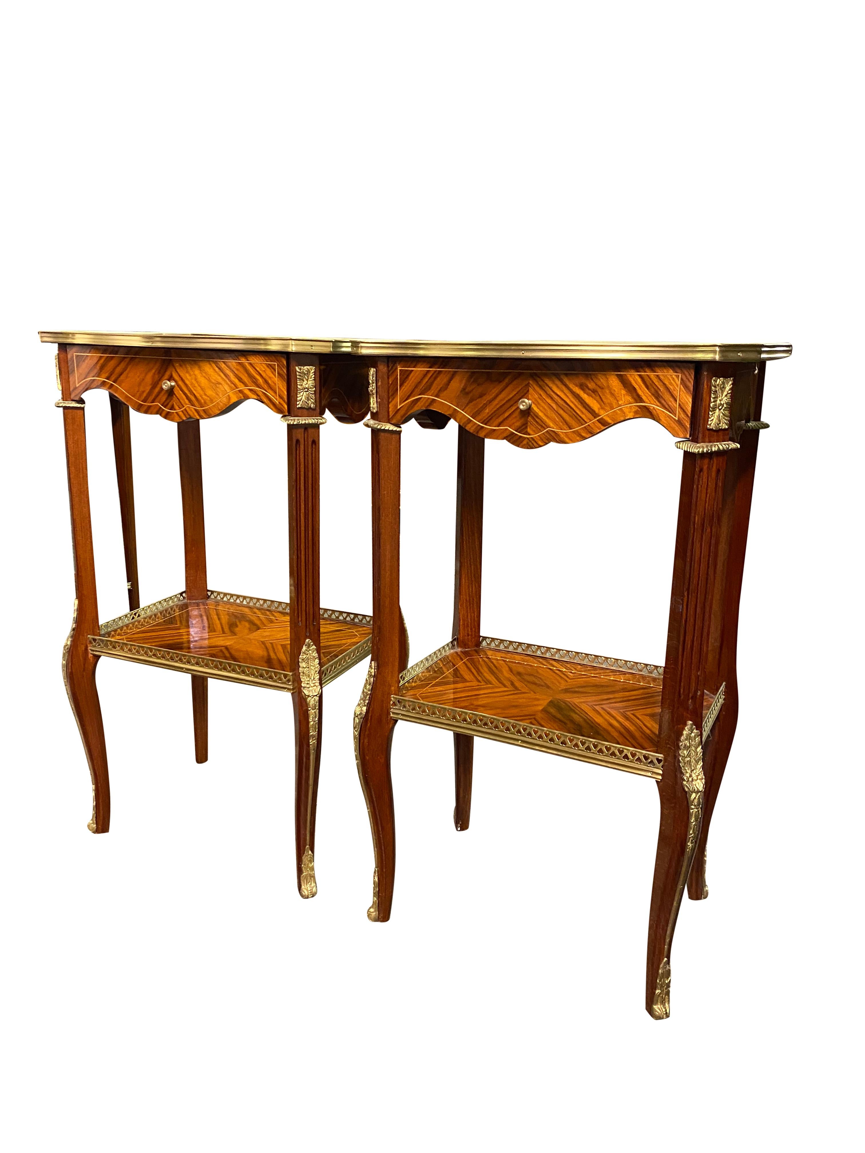 Wood Pair of 20th Century English Regency Style Side Tables For Sale