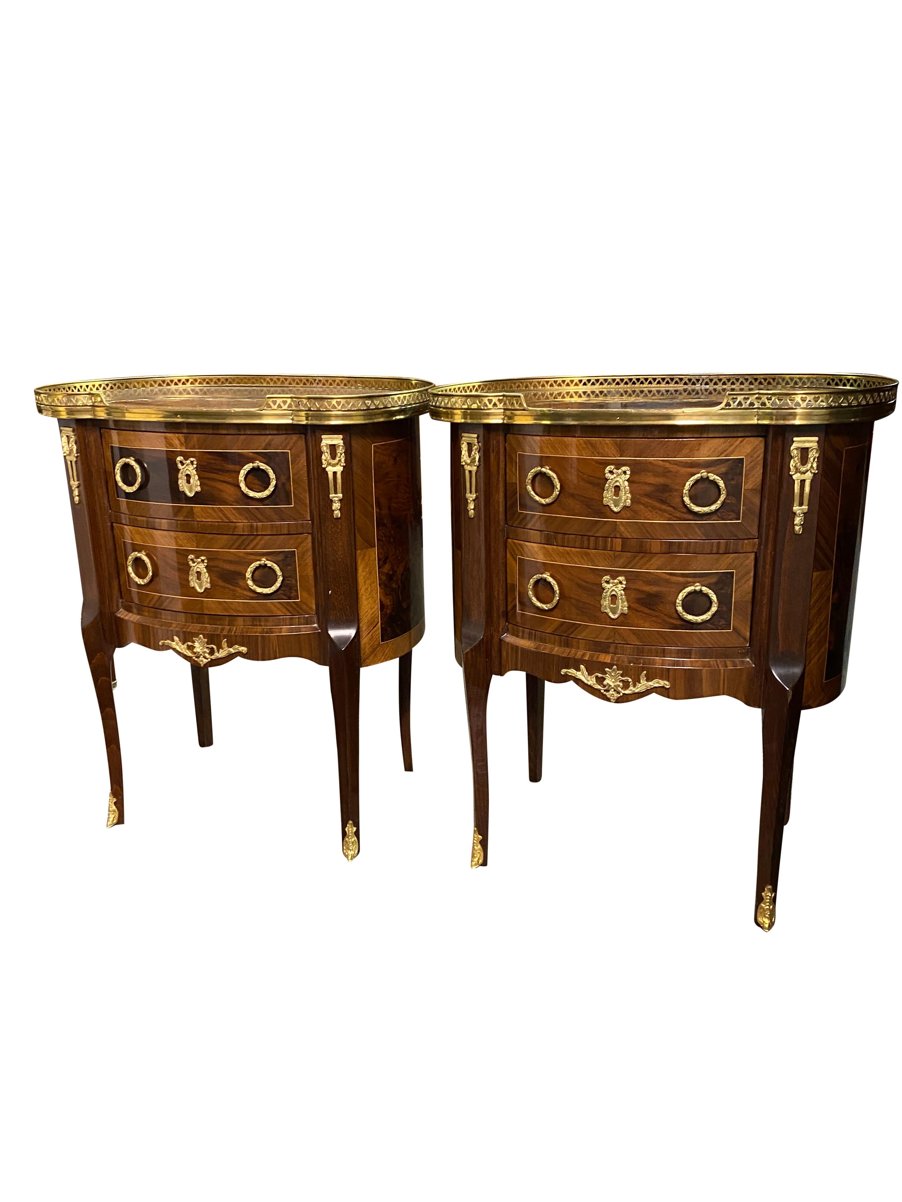 Wood Pair of 20th Century English Regency Style Side Tables For Sale