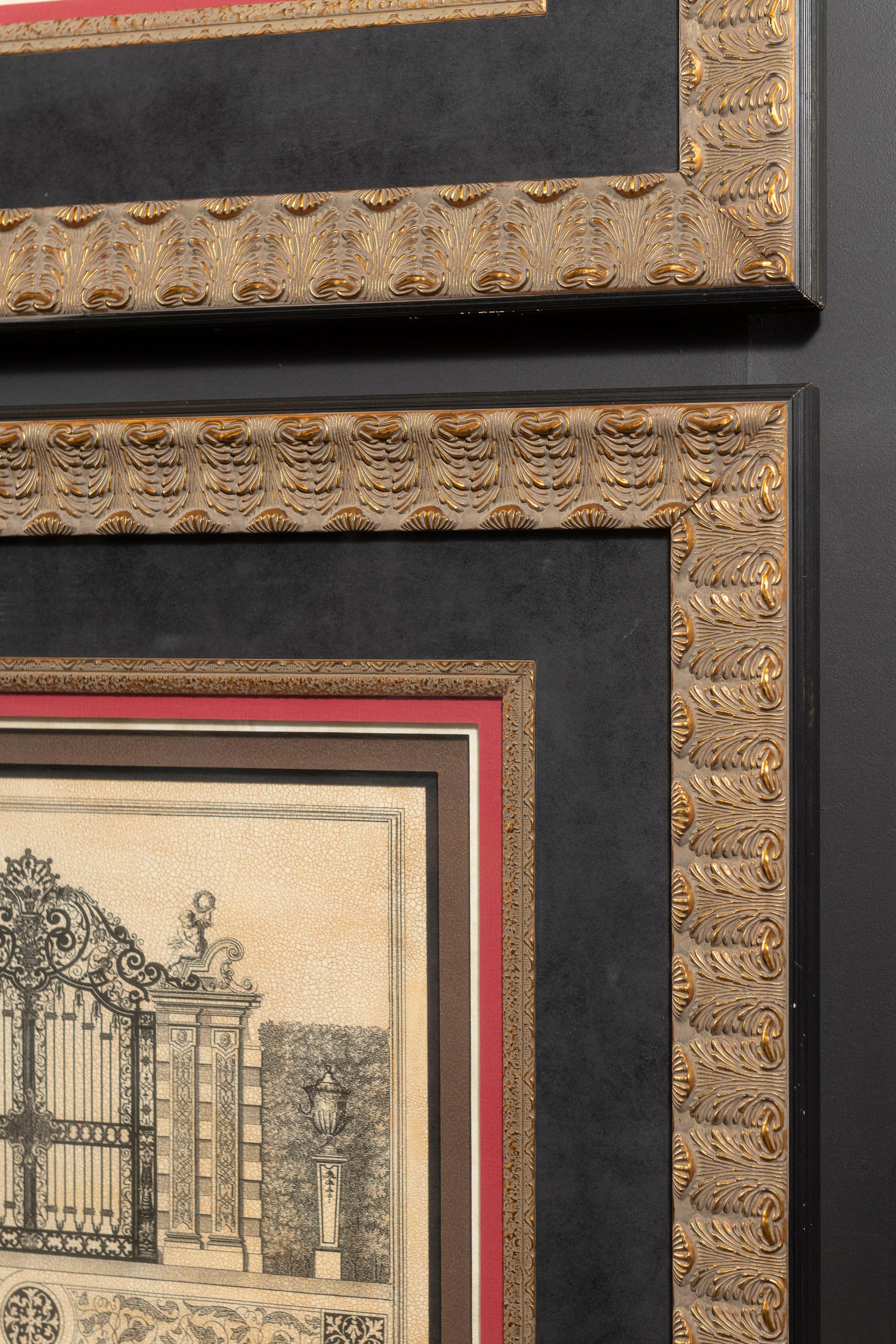Ein Paar gerahmte Craquelé-Druckdrucke von Eingangsbereichen des Schlosses Belvedere aus dem 20. Jahrhundert im Zustand „Gut“ im Angebot in San Francisco, CA