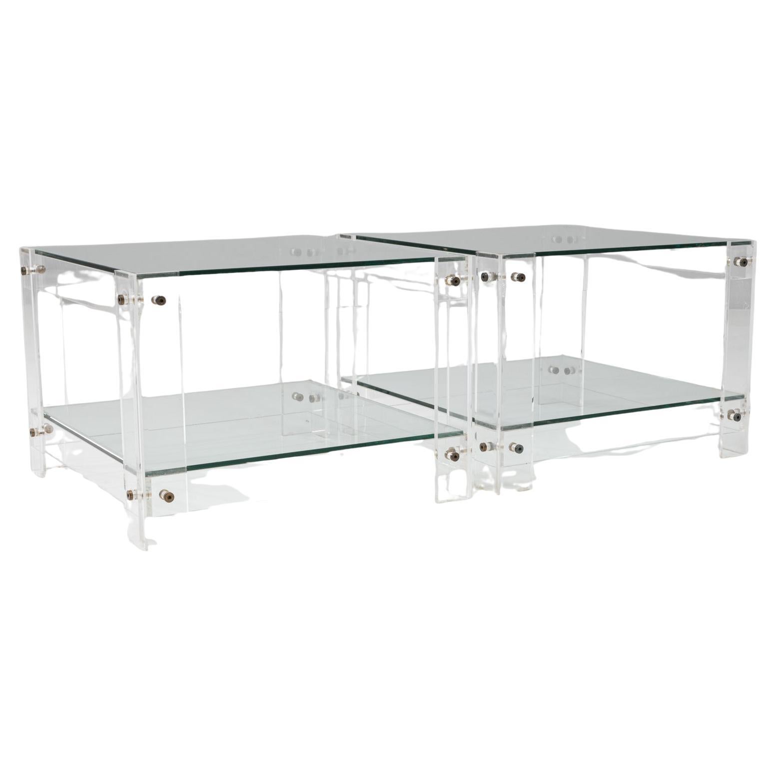 Paire de tables d'appoint en acrylique et verre "Button Line" du 20ème siècle français