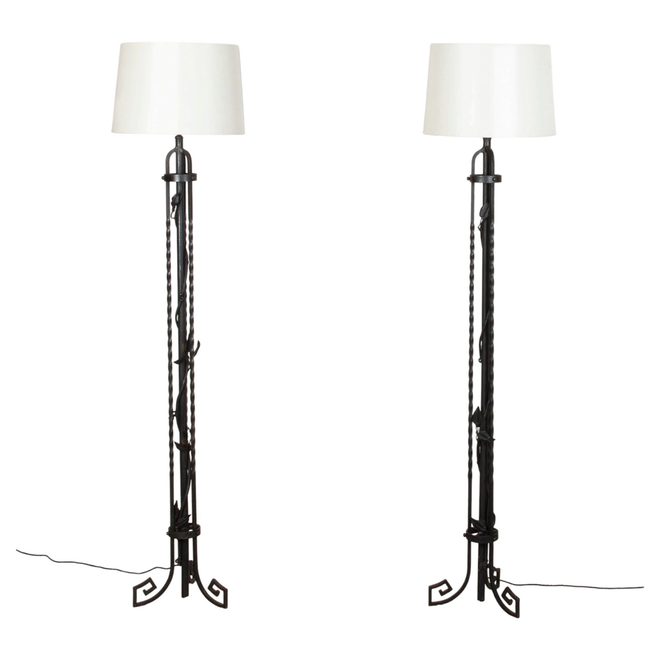Coppia di lampade da terra standard Art Déco francese del XX secolo