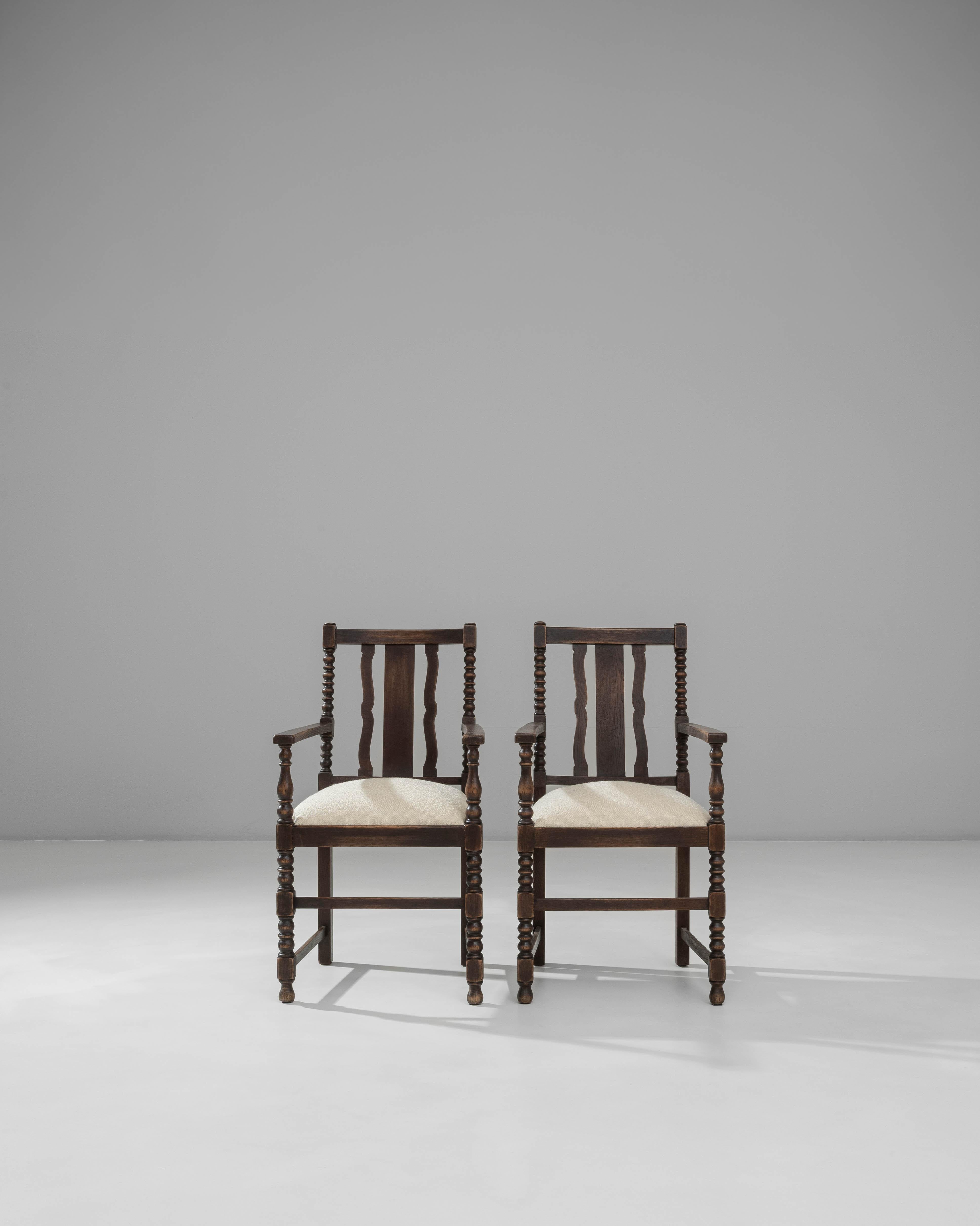 Paire de fauteuils en bois baroque français du 20e siècle avec sièges tapissés Bon état - En vente à High Point, NC