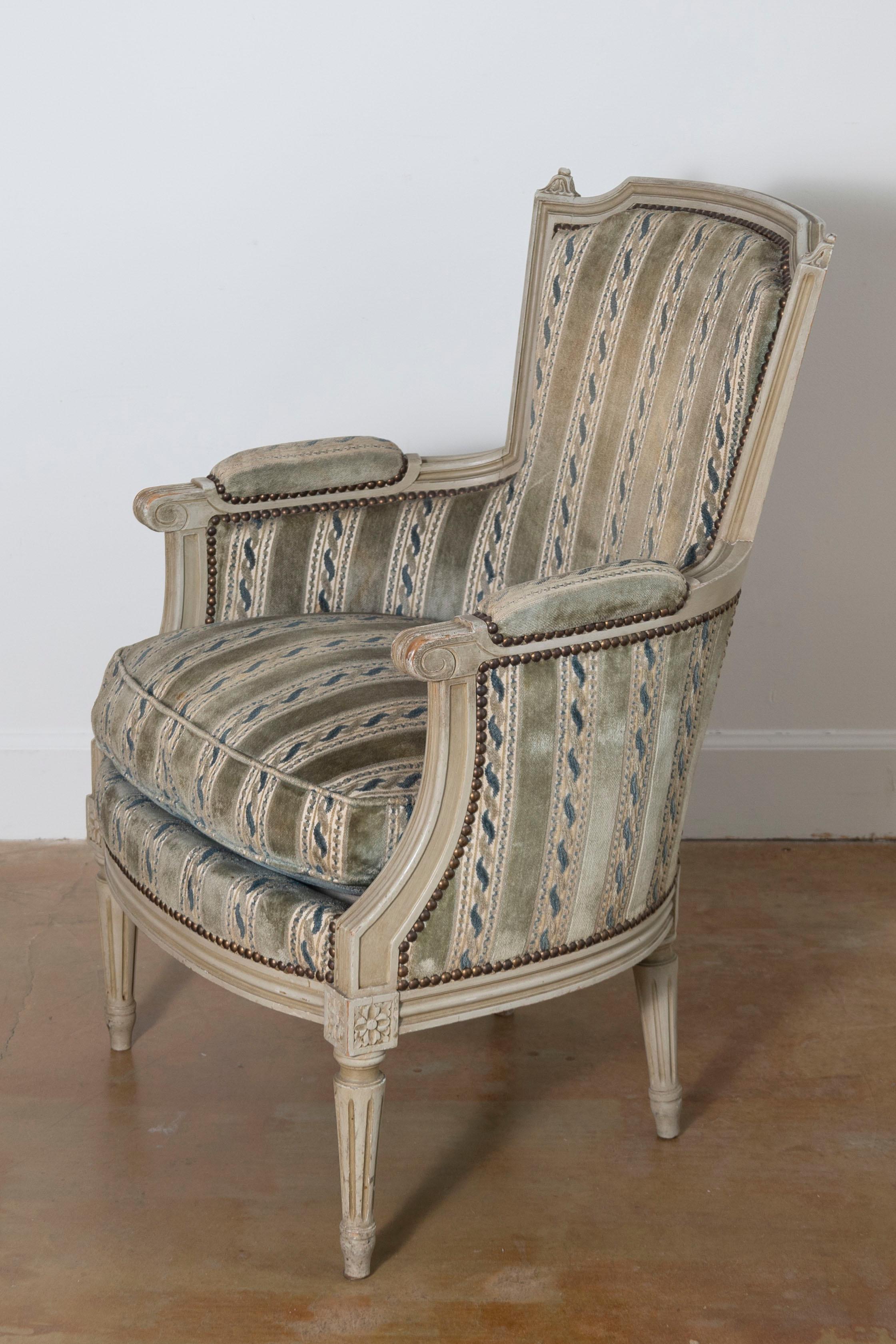Pair of 20th Century French Bergeres In Good Condition For Sale In Atlanta, GA