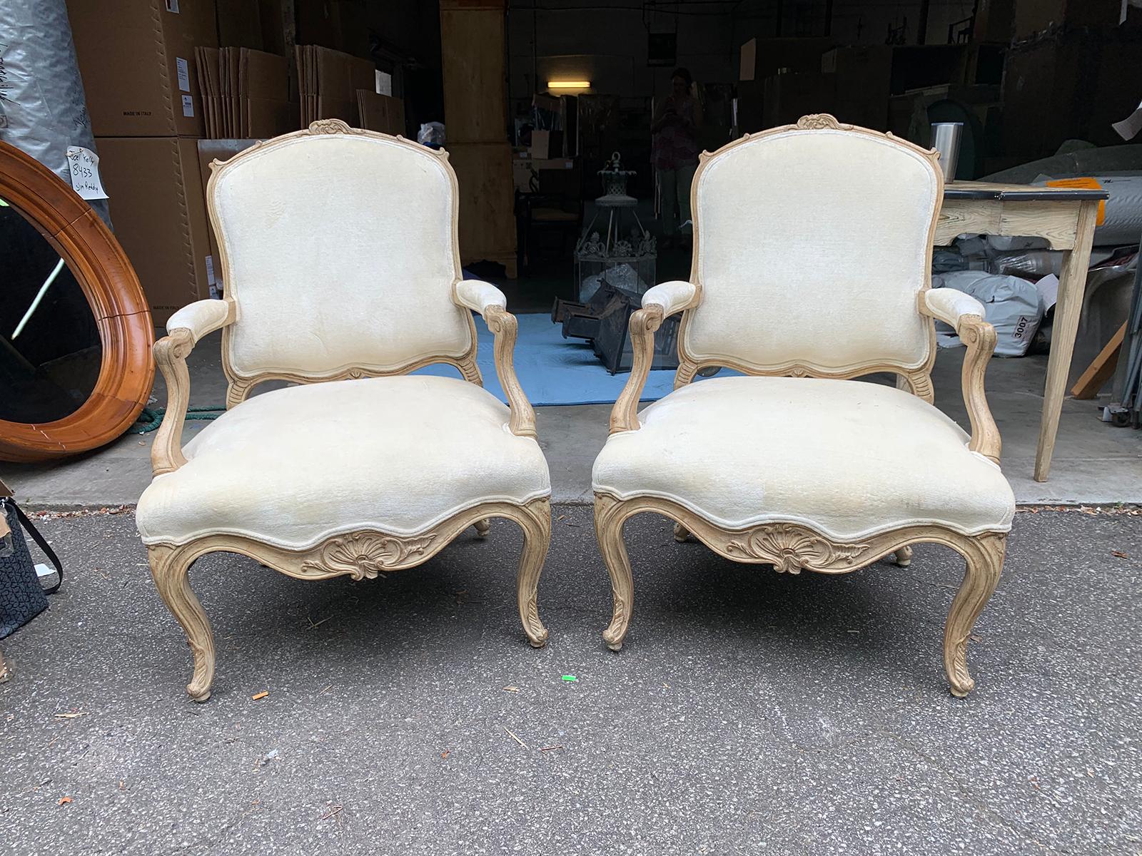 Pair of 20th century French bleached wood fauteuil armchairs
Measures: 26.5