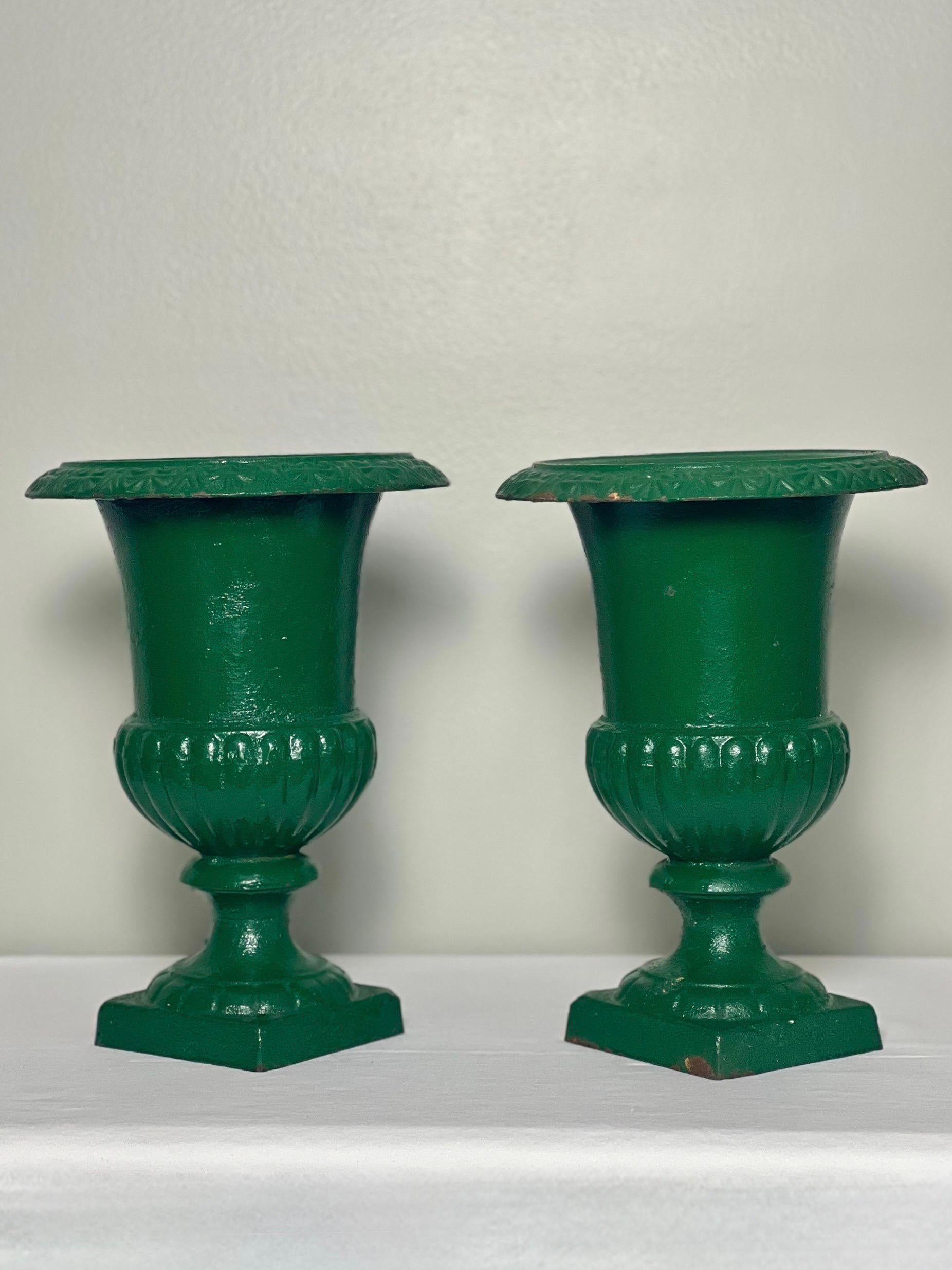 Pair of 20th Century French Green Cast iron Urns In Good Condition For Sale In Doylestown, PA