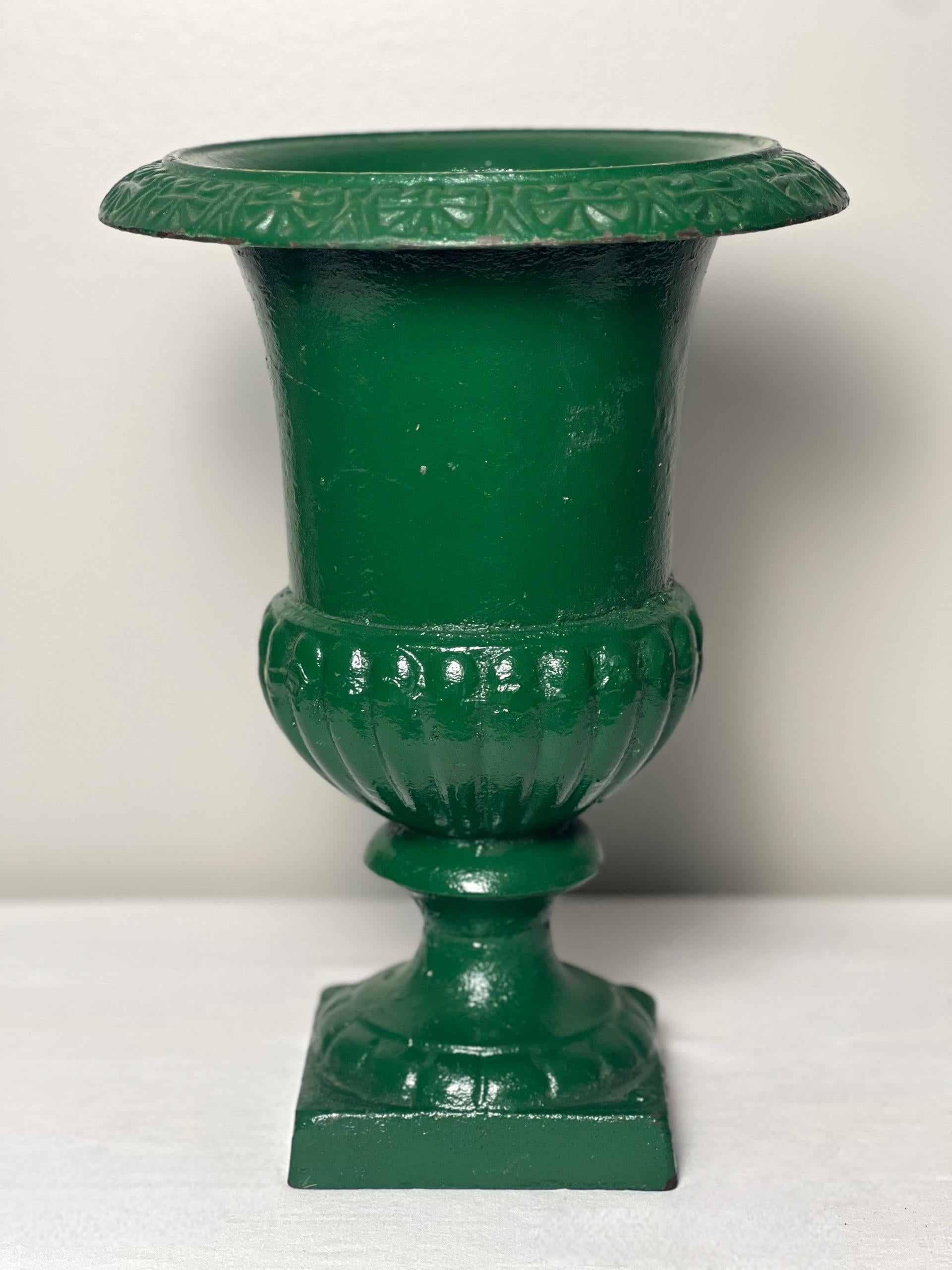 Pair of 20th Century French Green Cast iron Urns For Sale 1