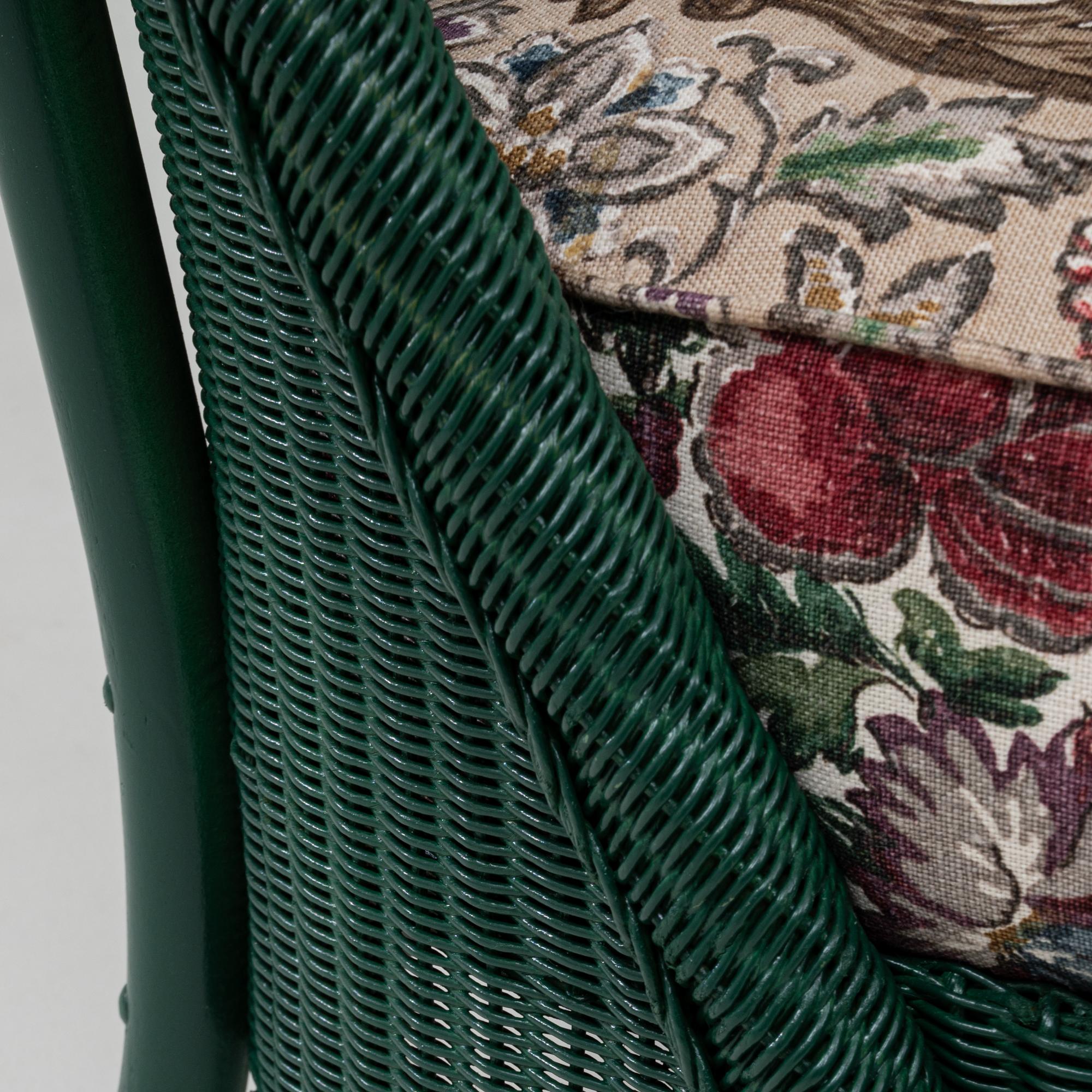 Coppia di sedie Lloyd Loom francesi del XX secolo con sedute imbottite in vendita 7