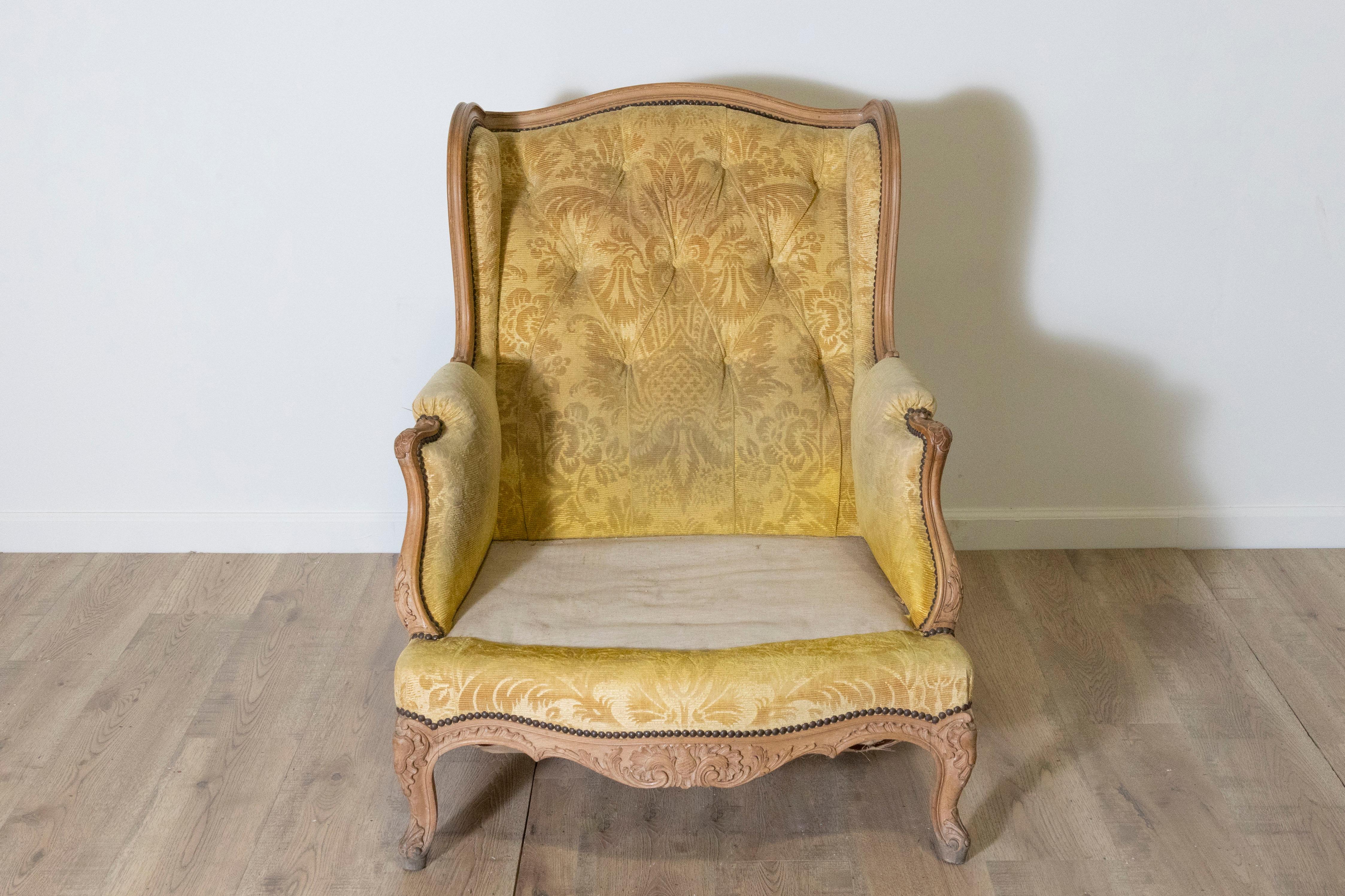 Tissu d'ameublement Paire de bergères françaises du 20e siècle de style Louis XV en vente