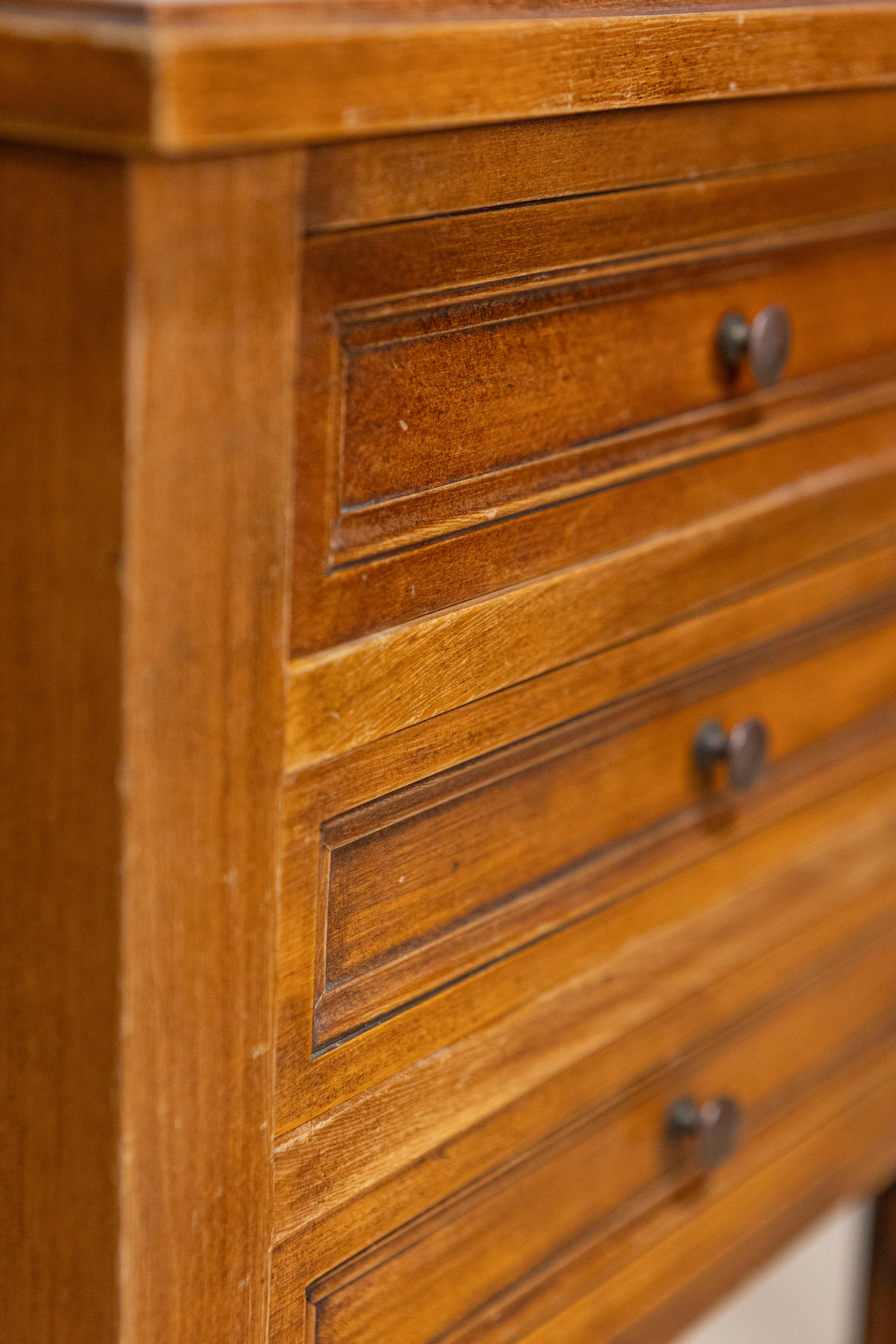 Pair of 20th Century French Louis XVI Style Bedside Tables en vente 6