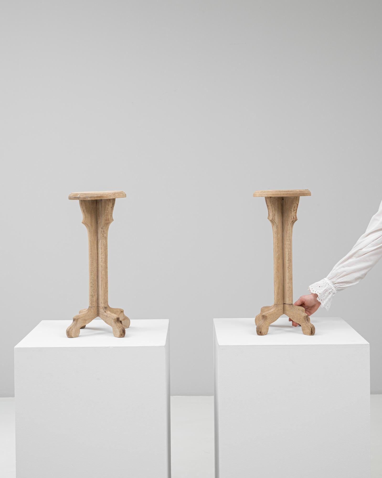 Quercia Coppia di piedistalli in Oak francese del XX secolo in vendita