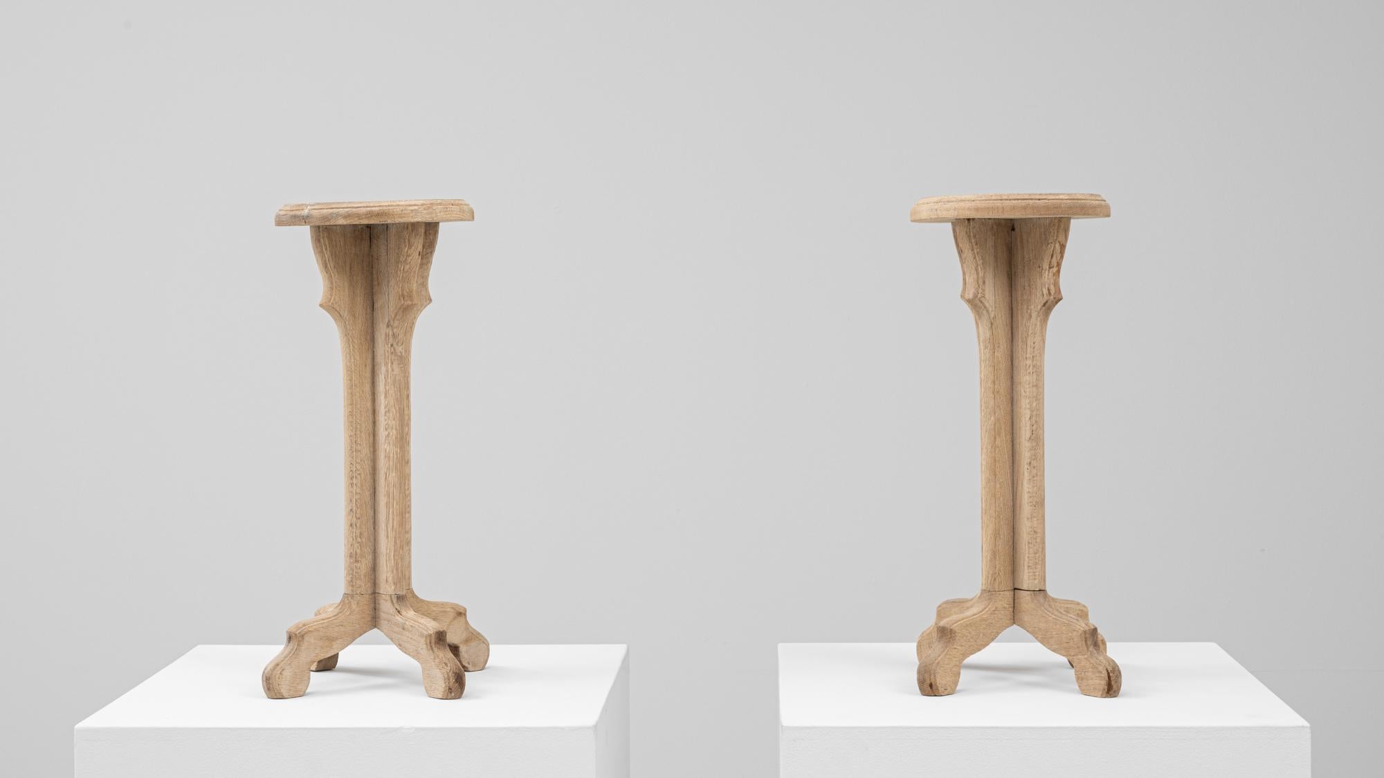 Coppia di piedistalli in Oak francese del XX secolo in vendita 2