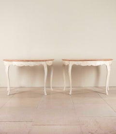 Paire de consoles peintes de style Louis XV du 20e siècle