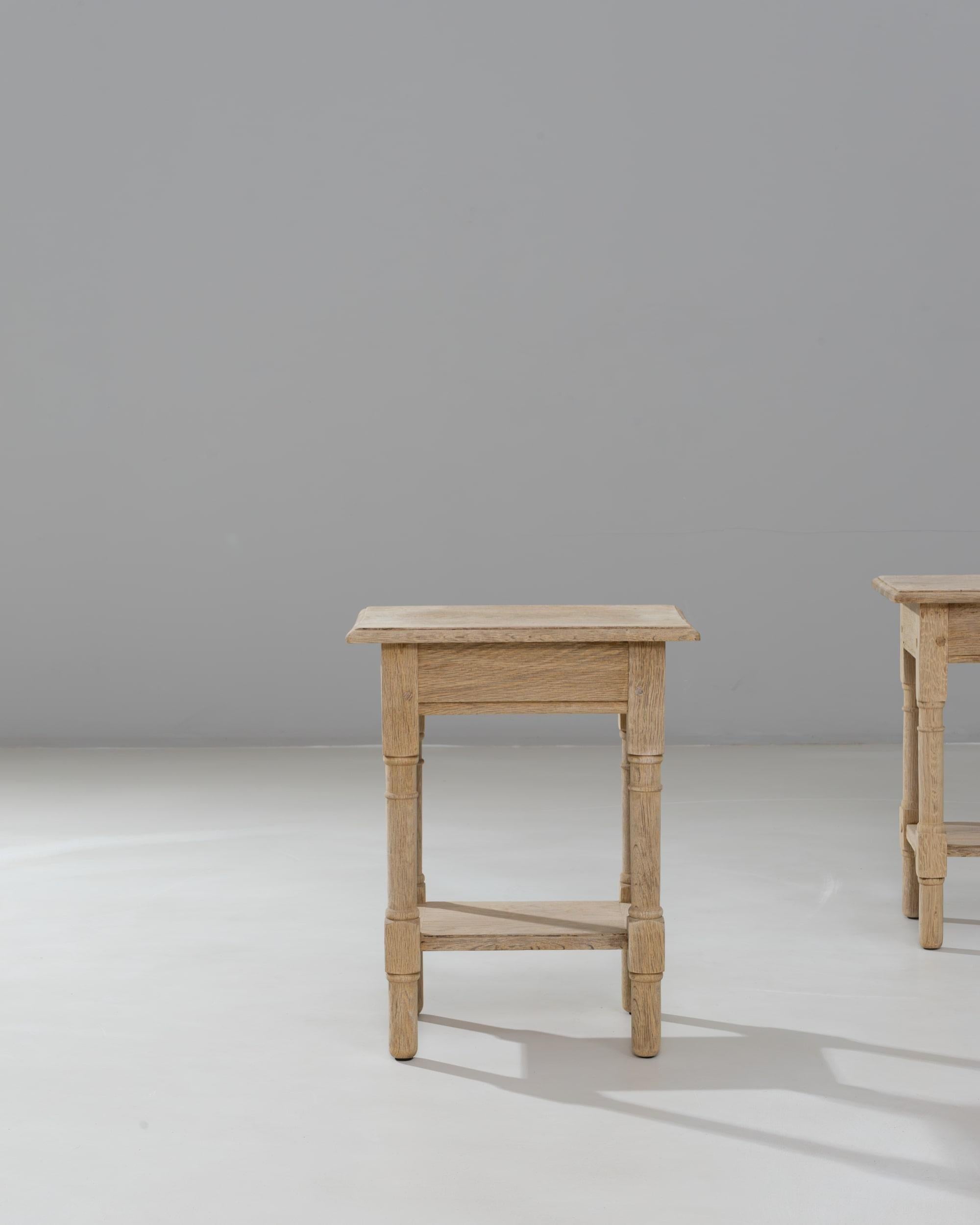 Provincial français Paire de tables basses en chêne de style provincial français du 20e siècle en vente