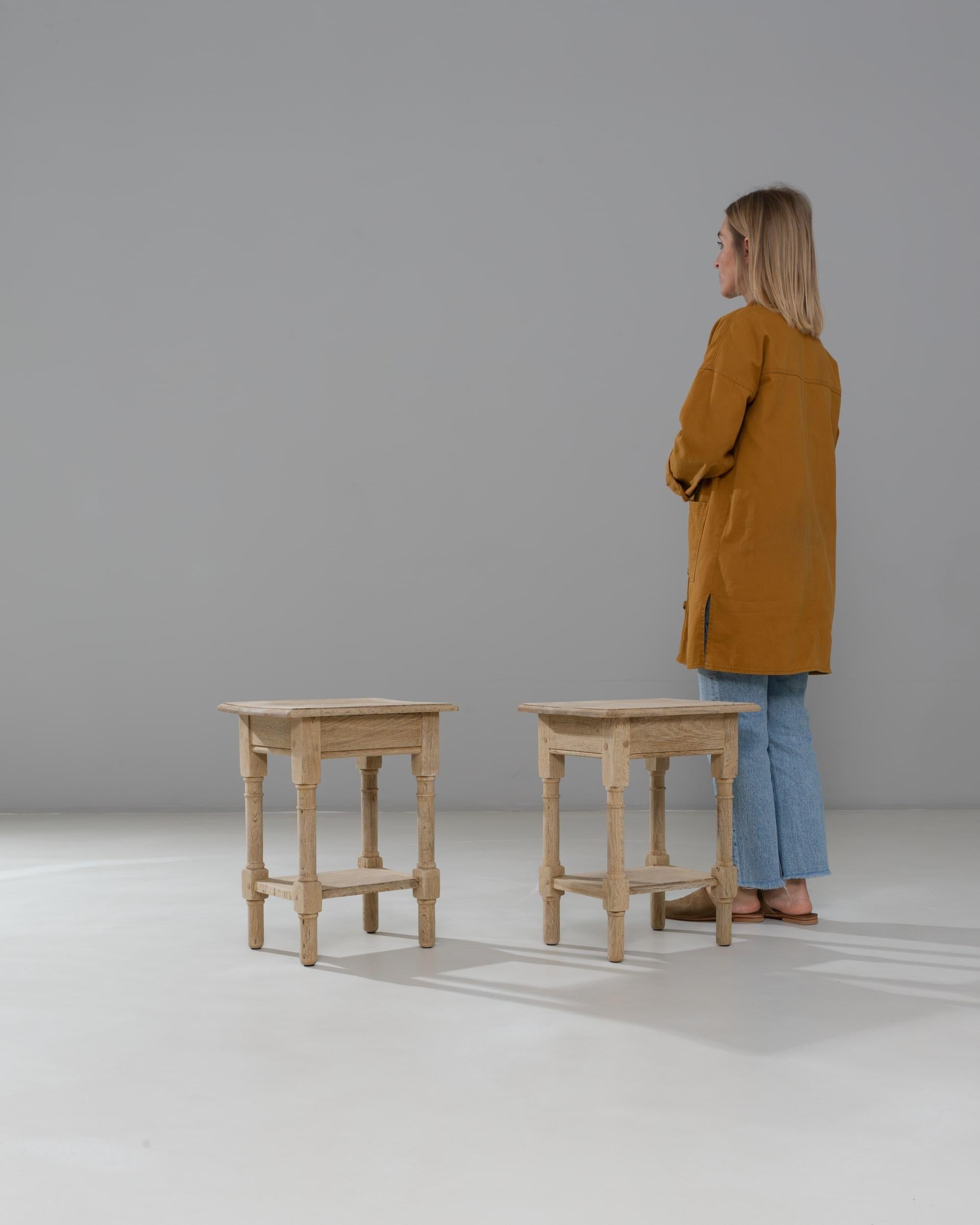 20ième siècle Paire de tables basses en chêne de style provincial français du 20e siècle en vente