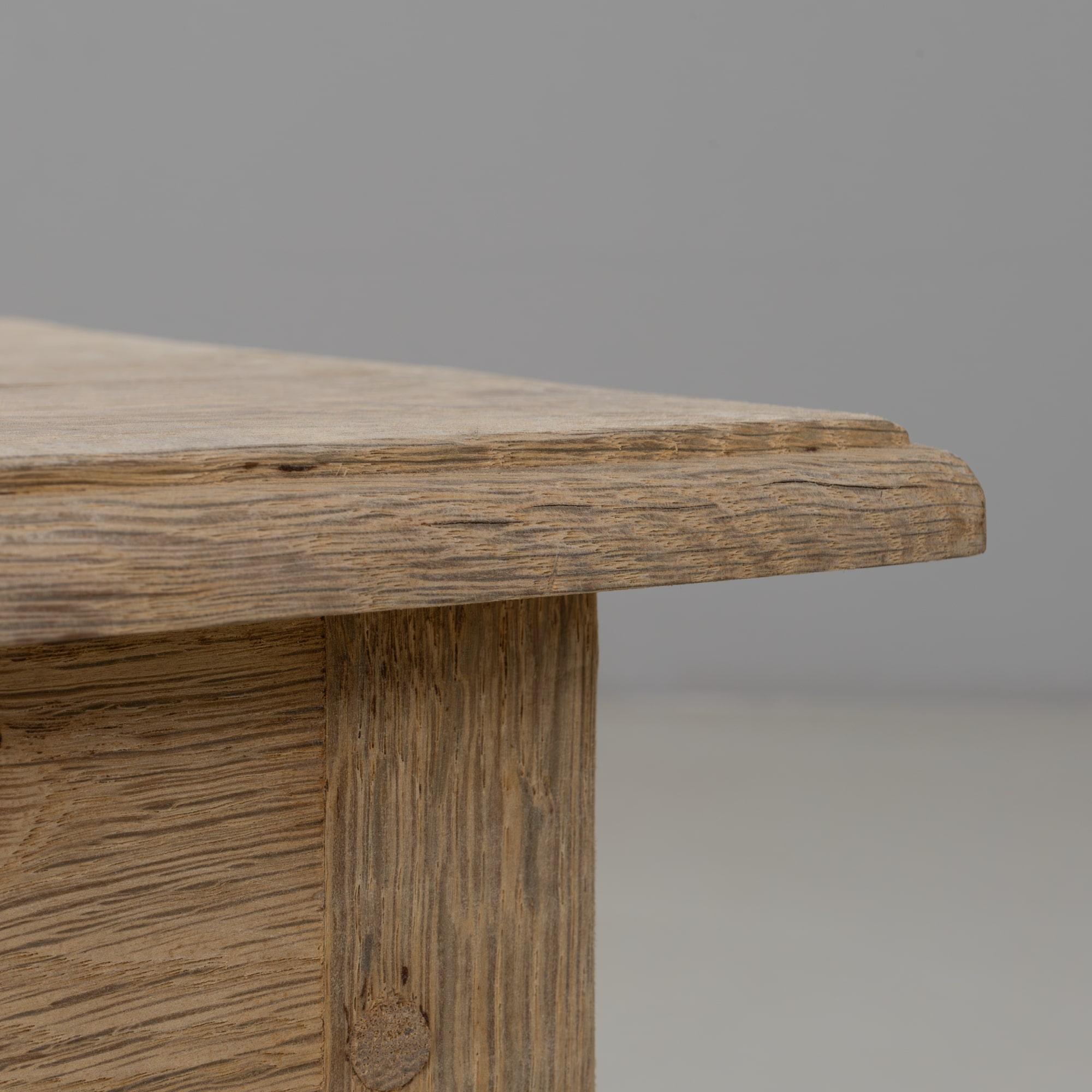 Chêne Paire de tables basses en chêne de style provincial français du 20e siècle en vente