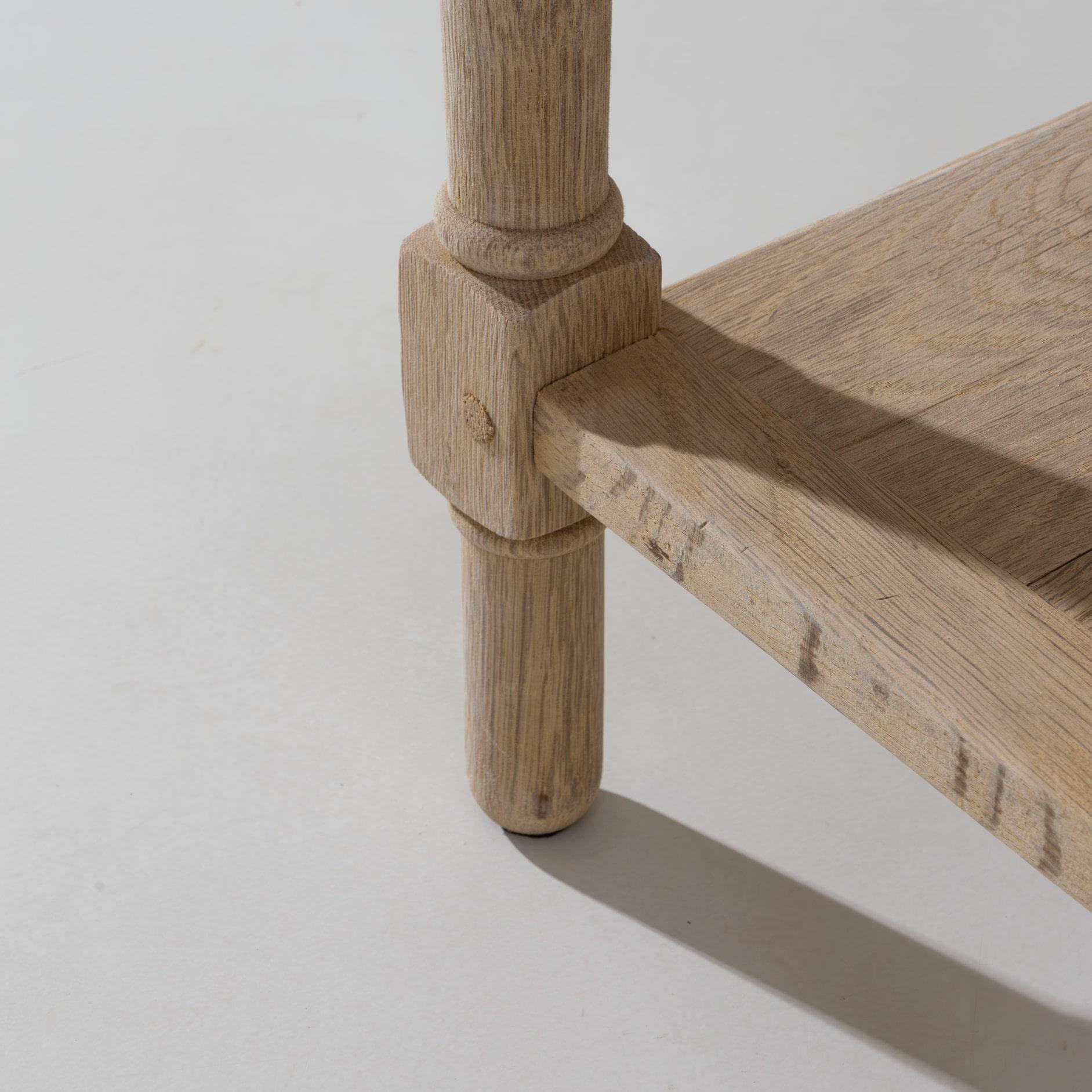 Paire de tables basses en chêne de style provincial français du 20e siècle en vente 1