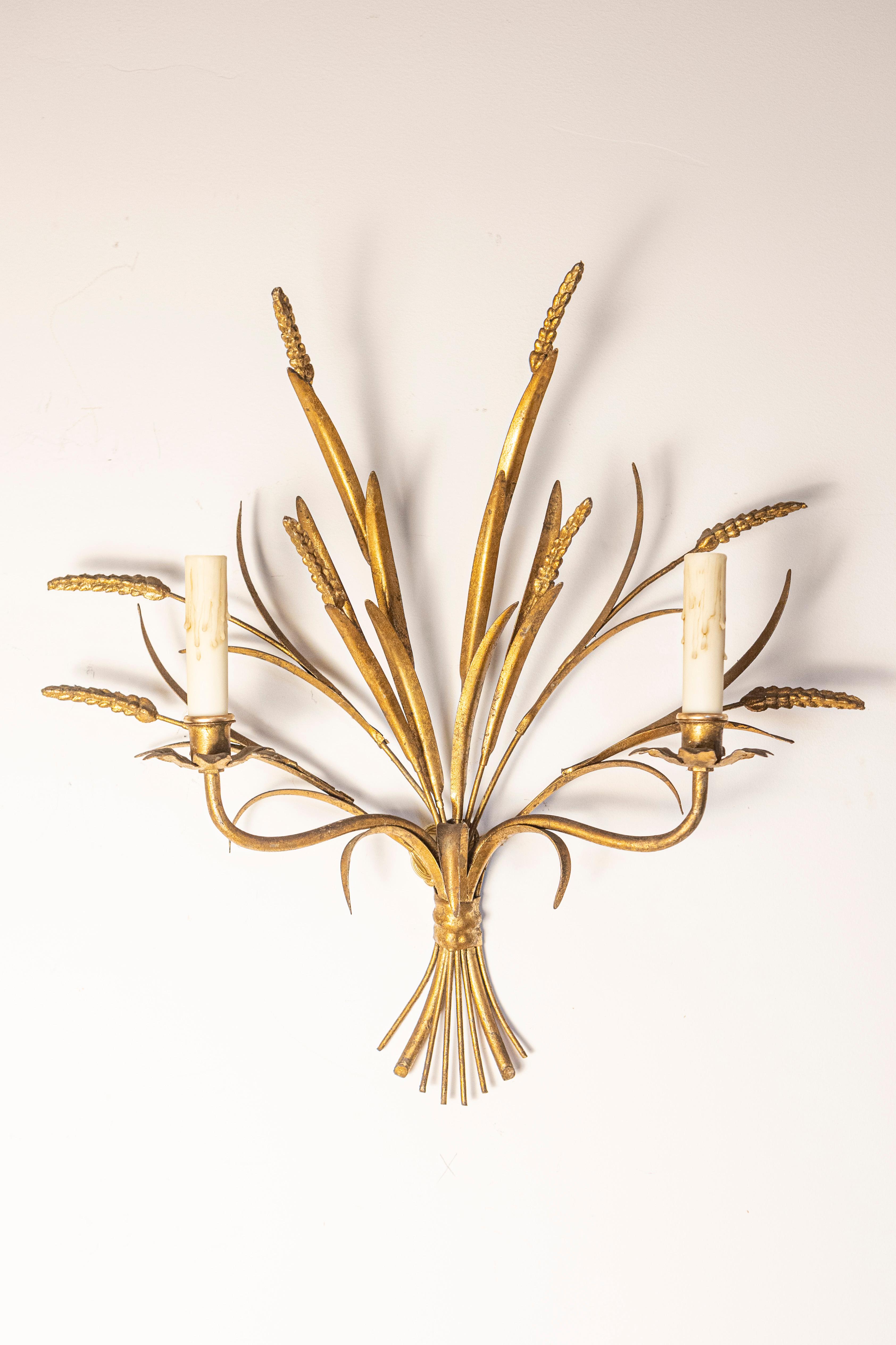 Art déco Paire d'appliques françaises du 20e siècle - Inspirées par Coco Chanel en vente