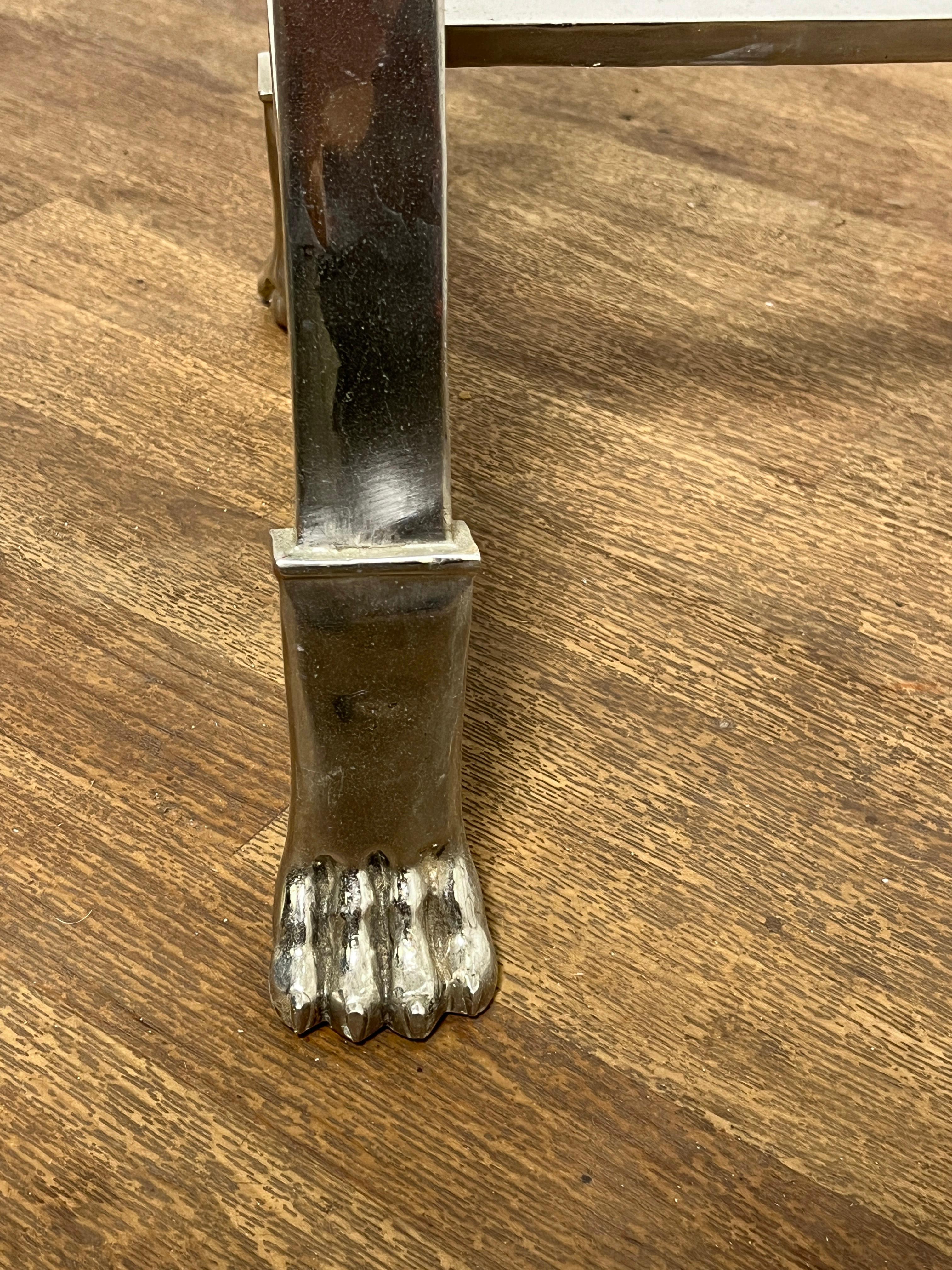 Paire de chevaux de tailleur/de tréteaux français du 20ème siècle avec pieds en pattes de lion Bon état - En vente à Peabody, MA