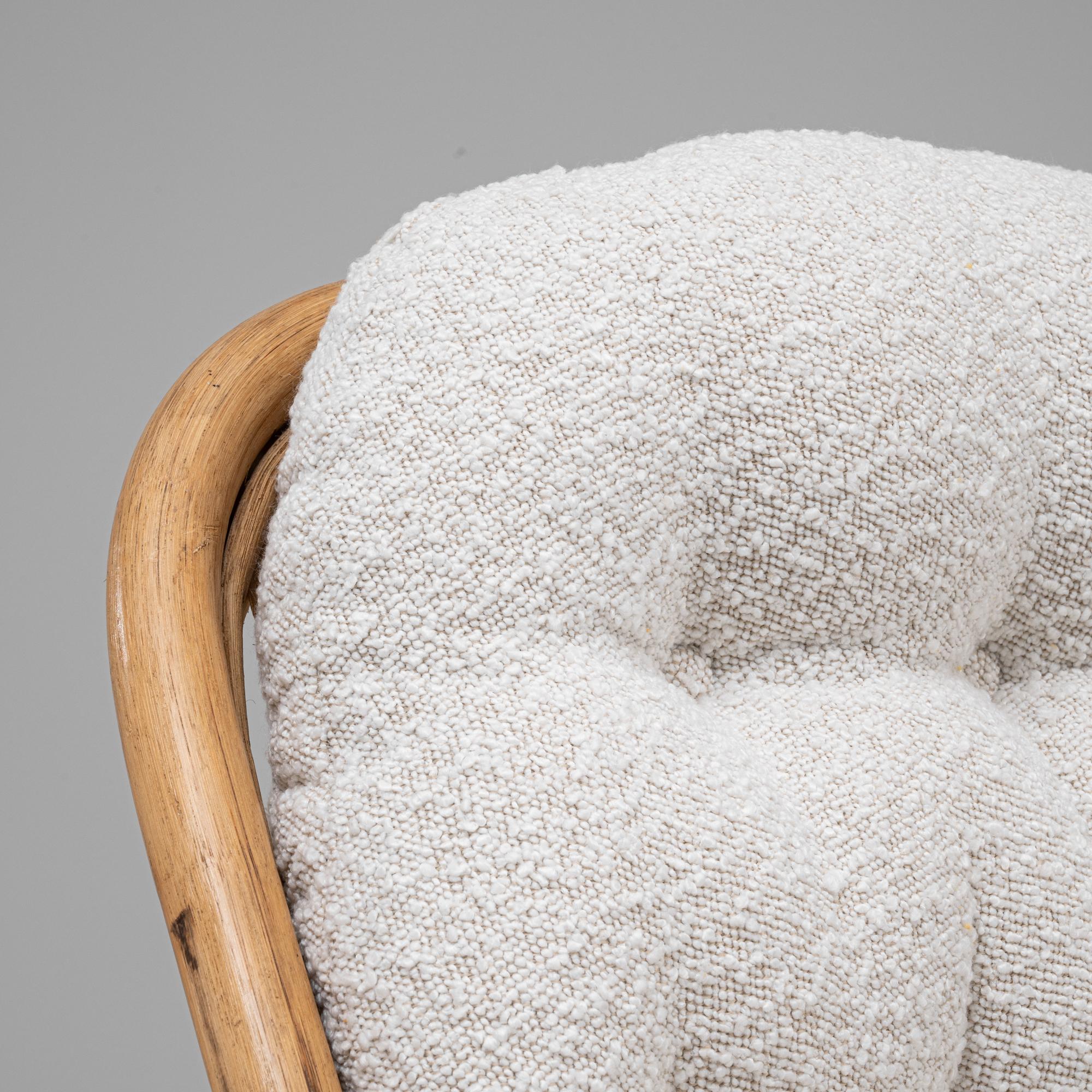 Paire de fauteuils pivotants en bambou tapissés du 20e siècle en vente 8