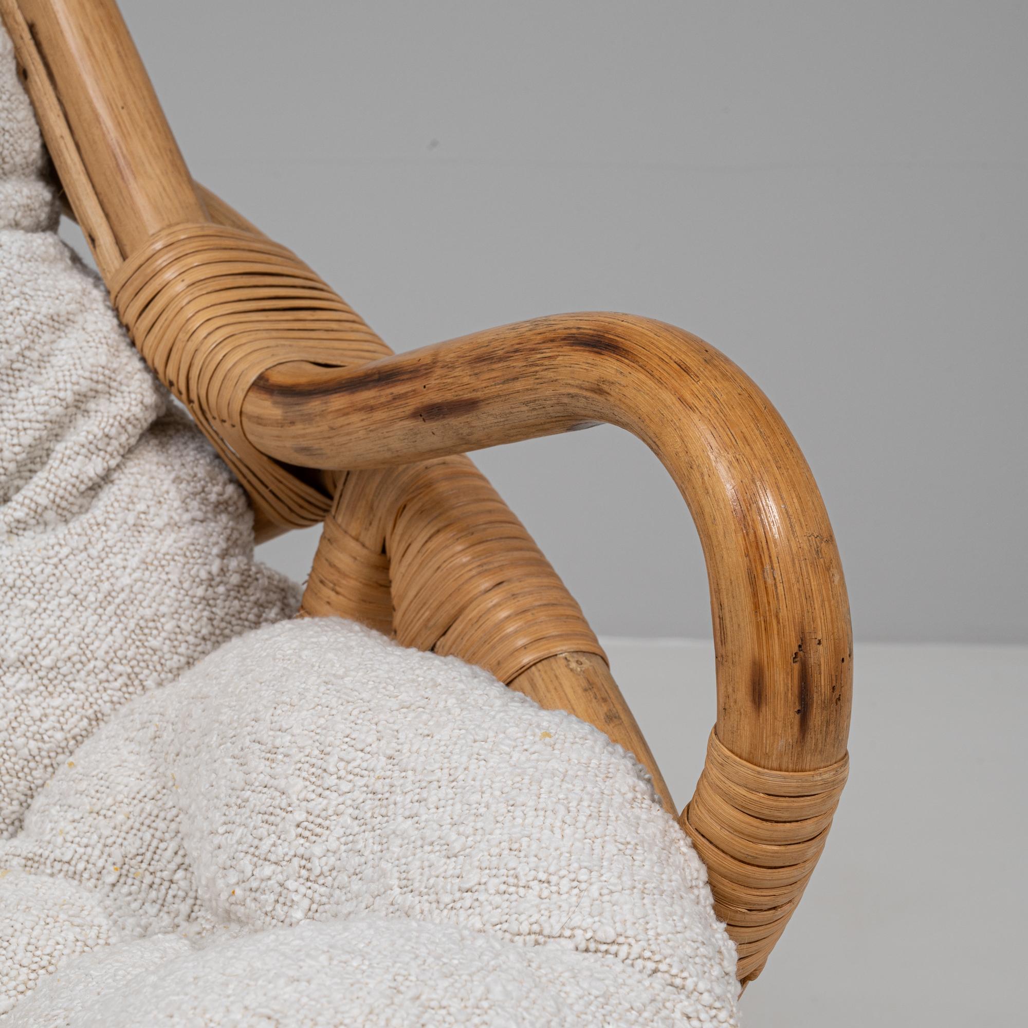 Paire de fauteuils pivotants en bambou tapissés du 20e siècle en vente 9