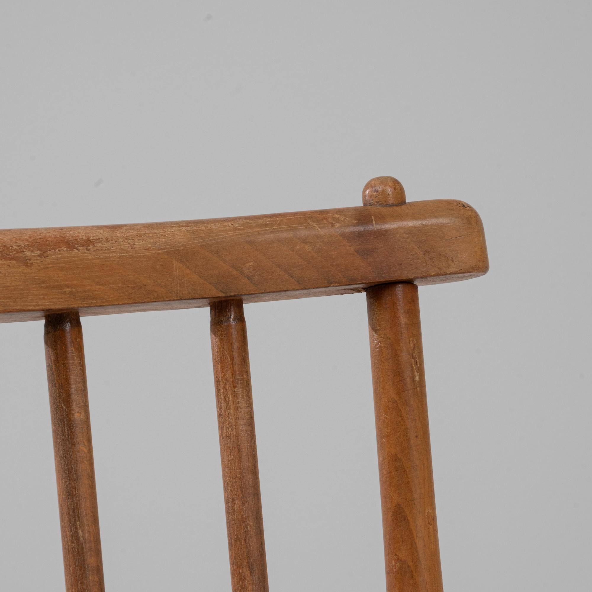 Paire de chaises longues en bois françaises du 20e siècle avec sièges tapissés en vente 6