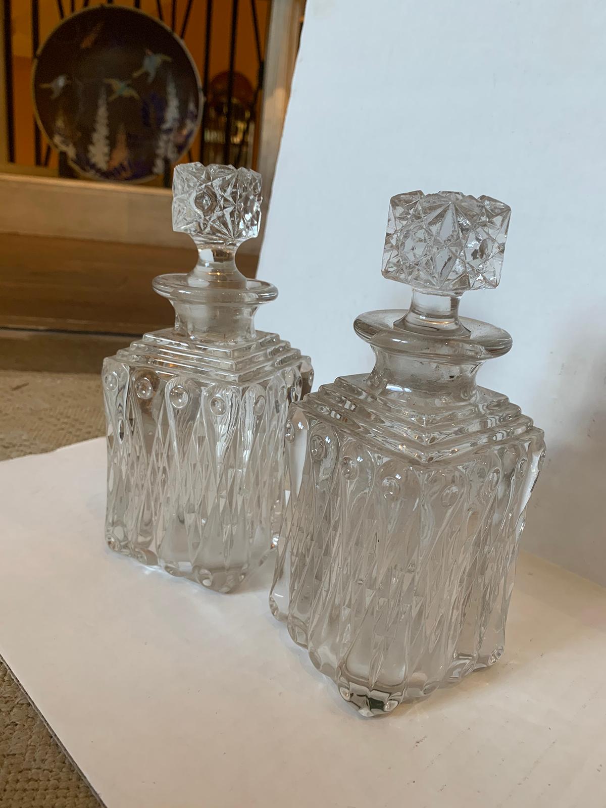 Pair of 20th Century Glass Decanters In Good Condition For Sale In Atlanta, GA
