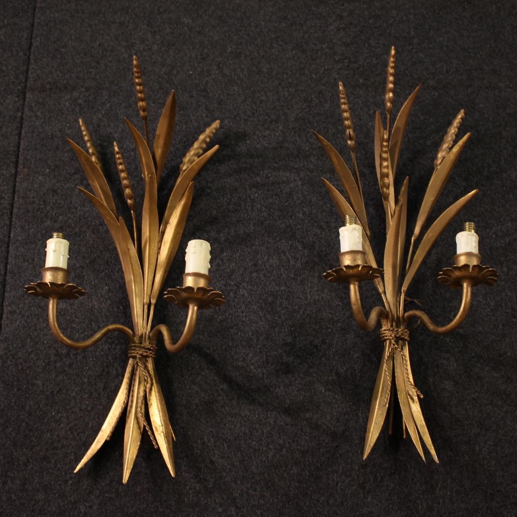 Ferro battuto Pair of 20th Century Gold Iron French Wall Lights, 1960 in vendita