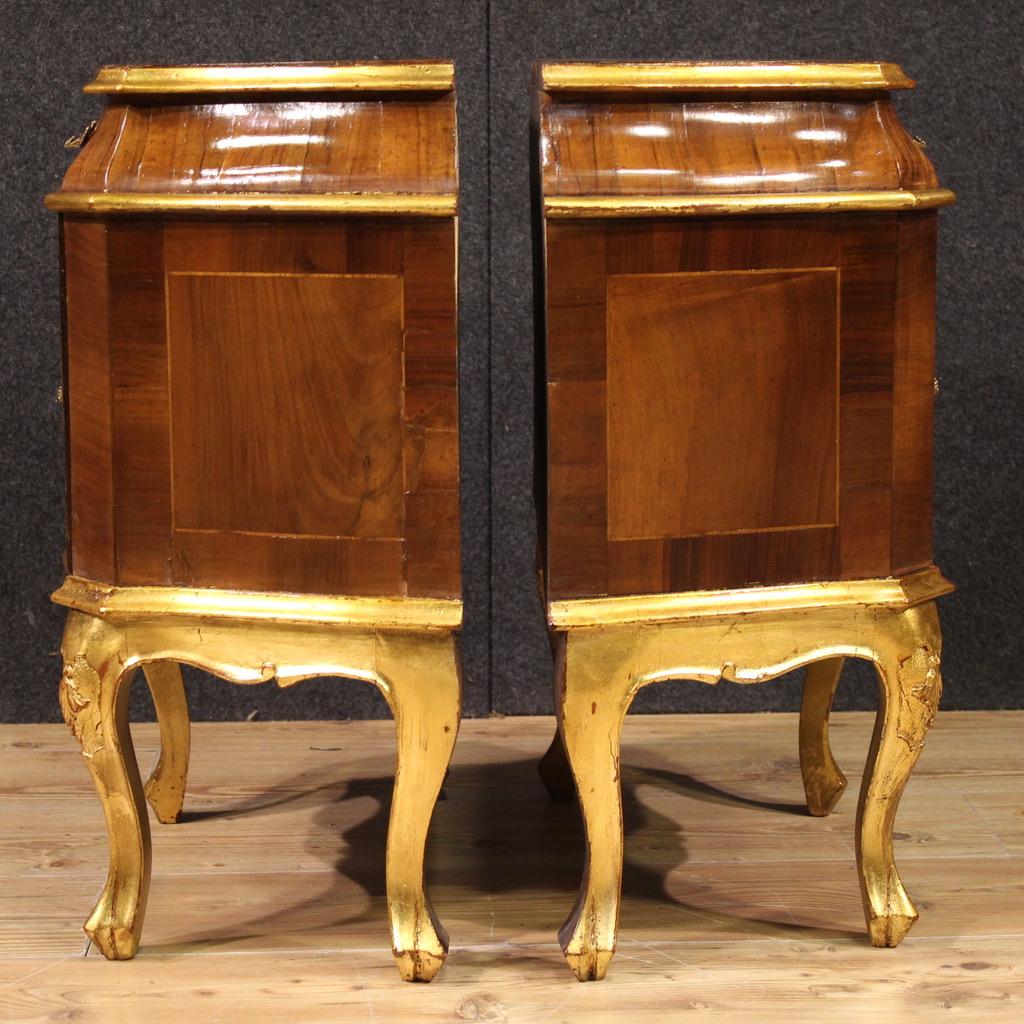 Pareja de mesillas de noche italianas de madera dorada del siglo XX, años 50 en venta 5