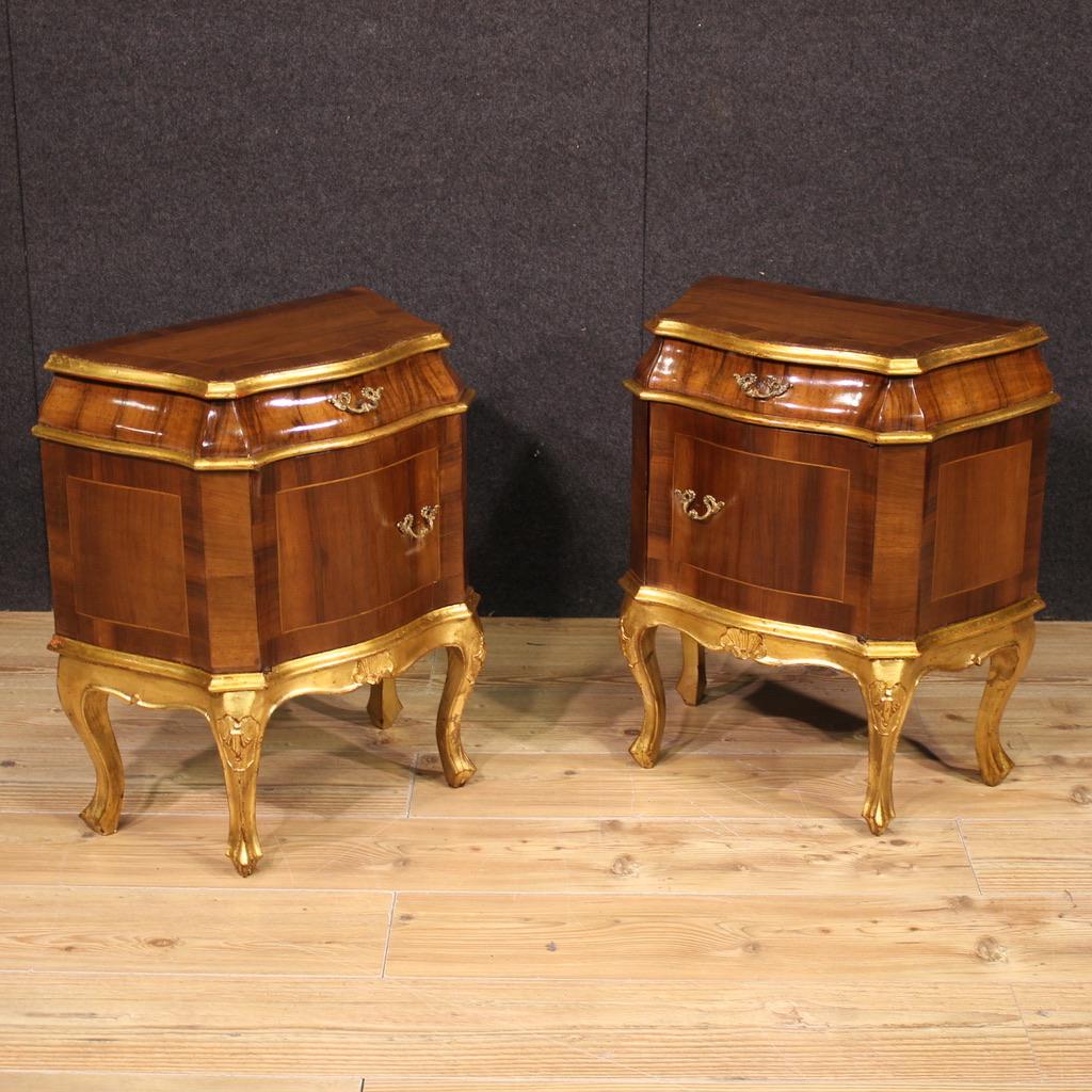 Pareja de mesillas de noche italianas de madera dorada del siglo XX, años 50 Italian en venta