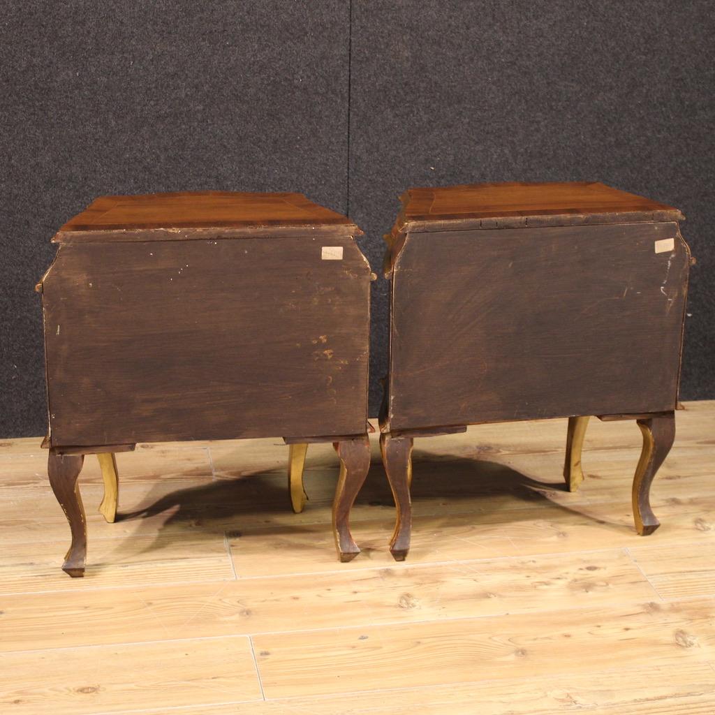 Pareja de mesillas de noche italianas de madera dorada del siglo XX, años 50 Madera en venta