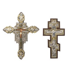 Coppia di icone della Crocifissione greco-ortodossa del XX secolo con placche in argento 950
