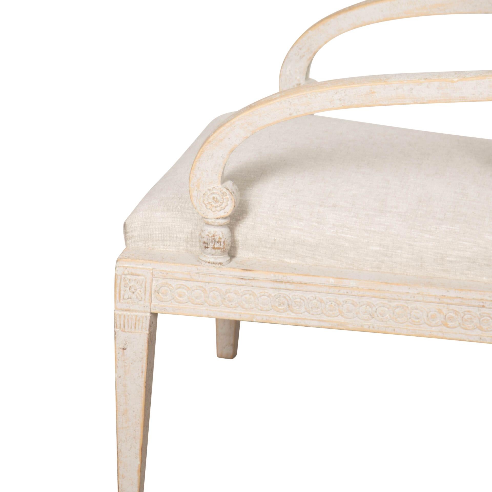Paire de fauteuils de style gustavien du 20e siècle Bon état - En vente à Tetbury, Gloucestershire