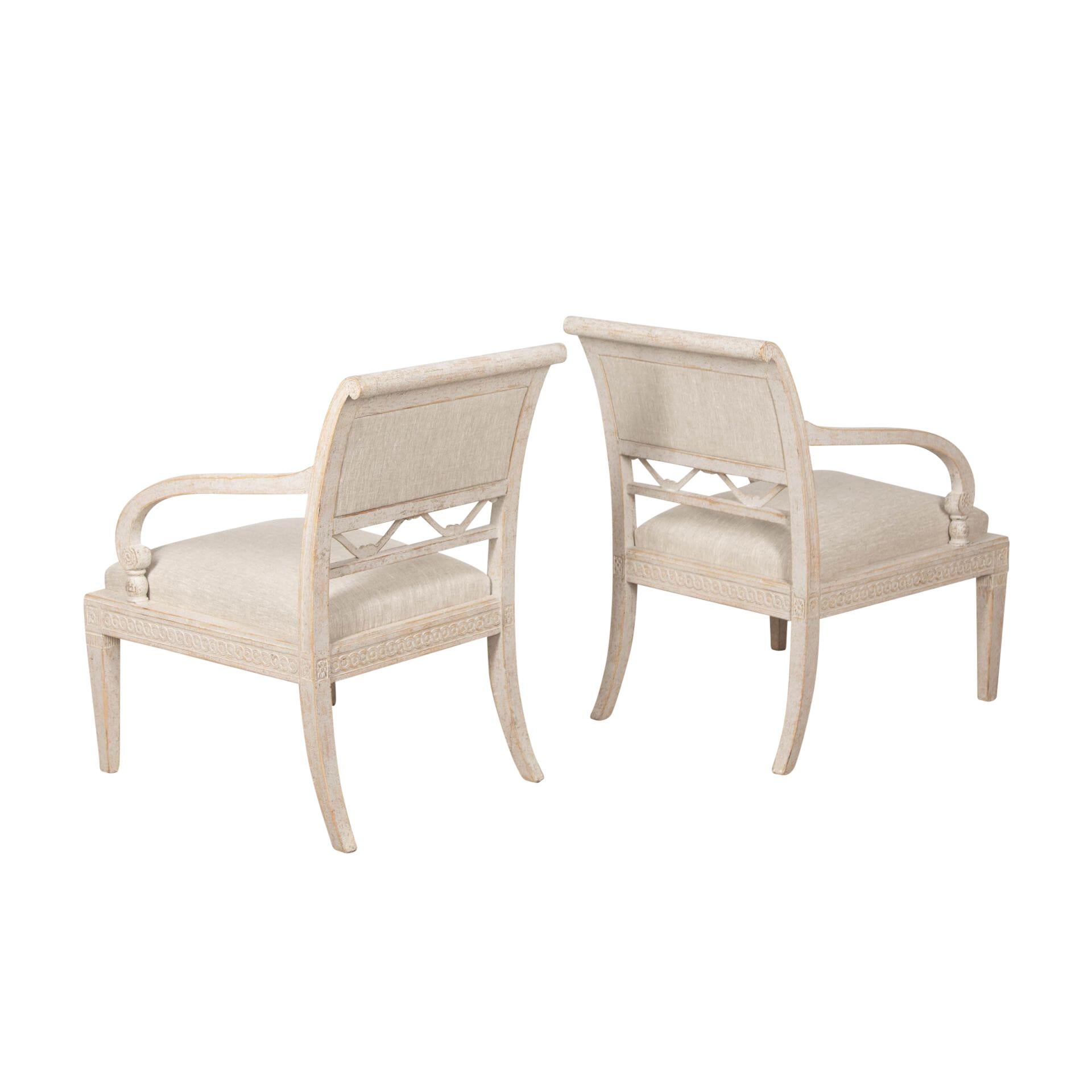 Lin Paire de fauteuils de style gustavien du 20e siècle en vente