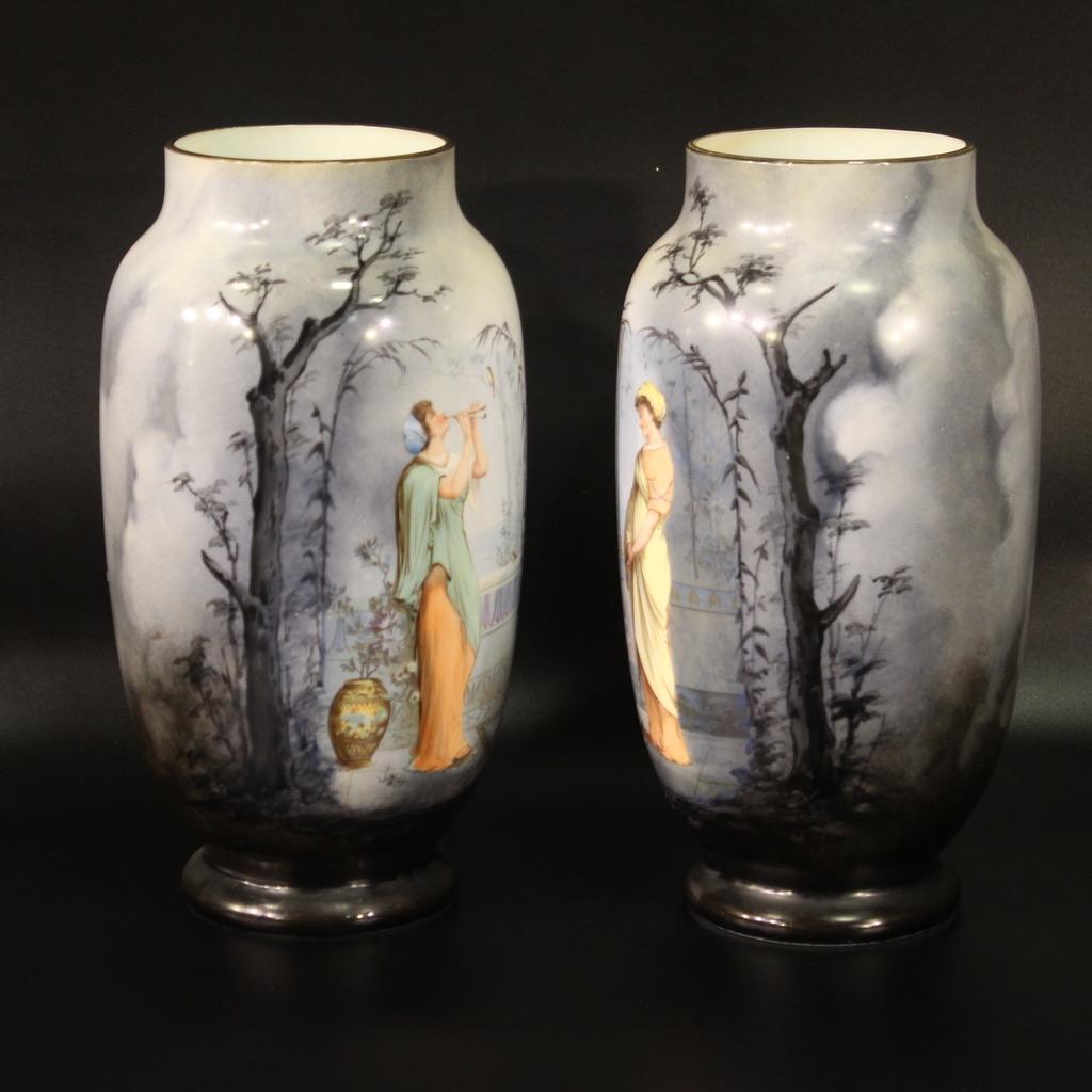 Pair of 20th Century Hand Painted Opaline French Vases, 1920 In Good Condition In Vicoforte, Piedmont