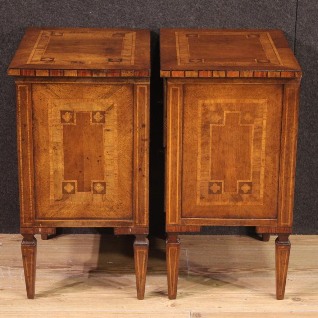 Paire de tables de chevet italiennes de style Louis XVI en bois incrusté du 20ème siècle, 1970 en vente 6