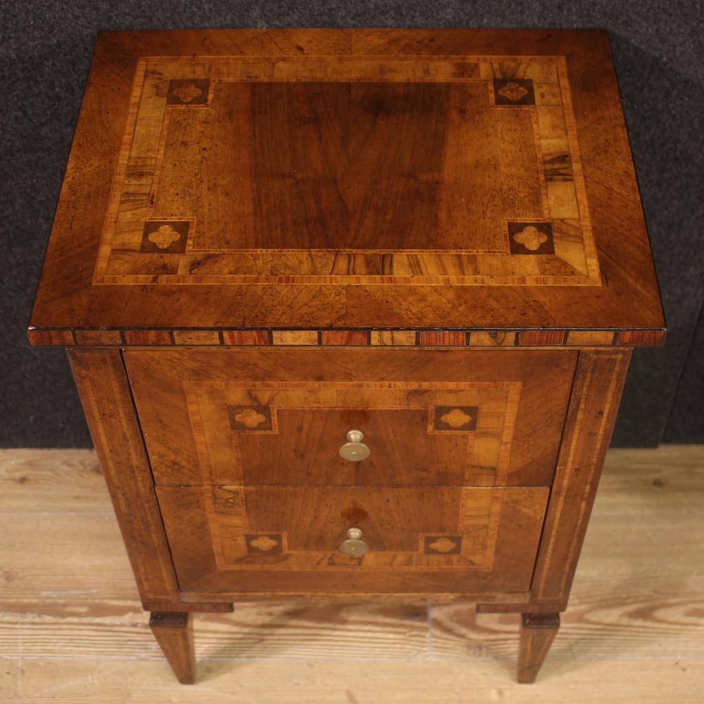 Late 20th Century Paire de tables de chevet italiennes de style Louis XVI en bois incrusté du 20ème siècle, 1970 en vente