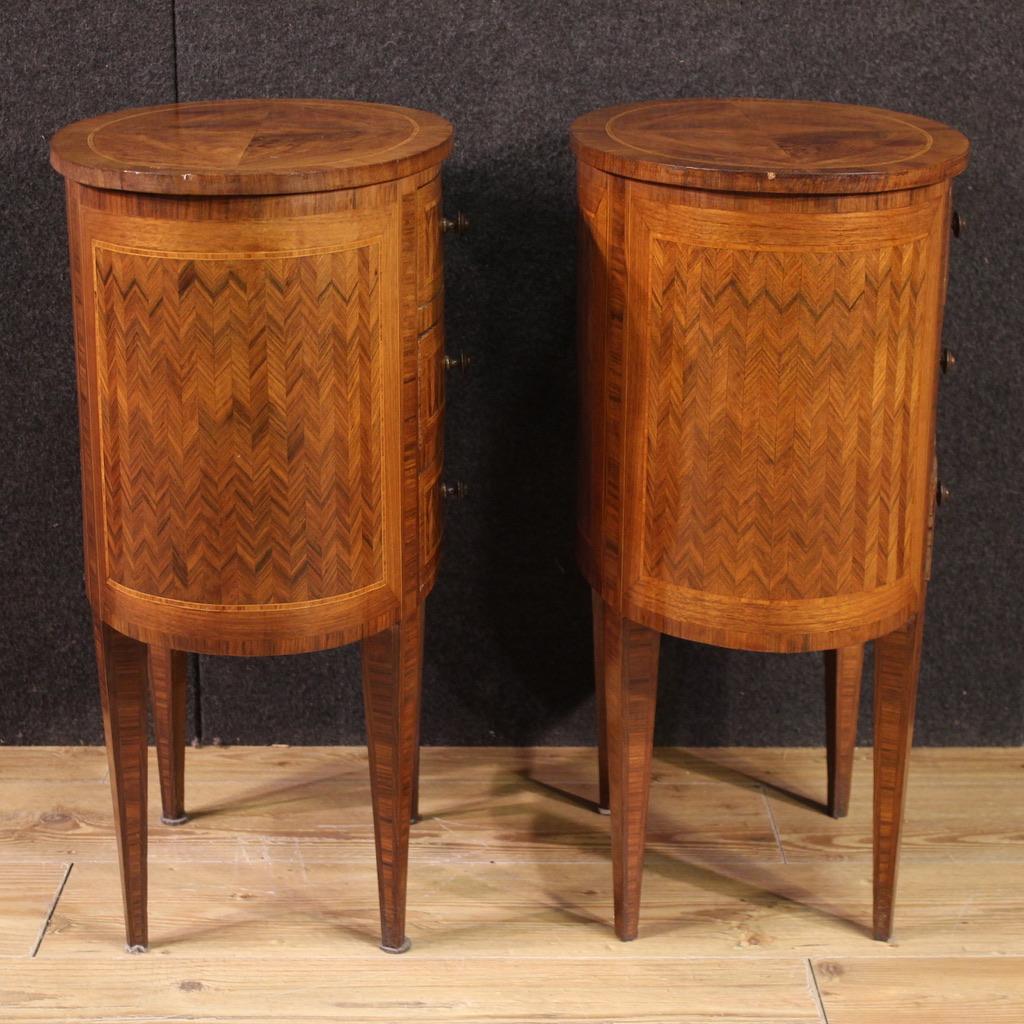 Paire de tables de nuit italiennes ovales en bois marqueté du 20e siècle, années 1950 Bon état - En vente à Vicoforte, Piedmont