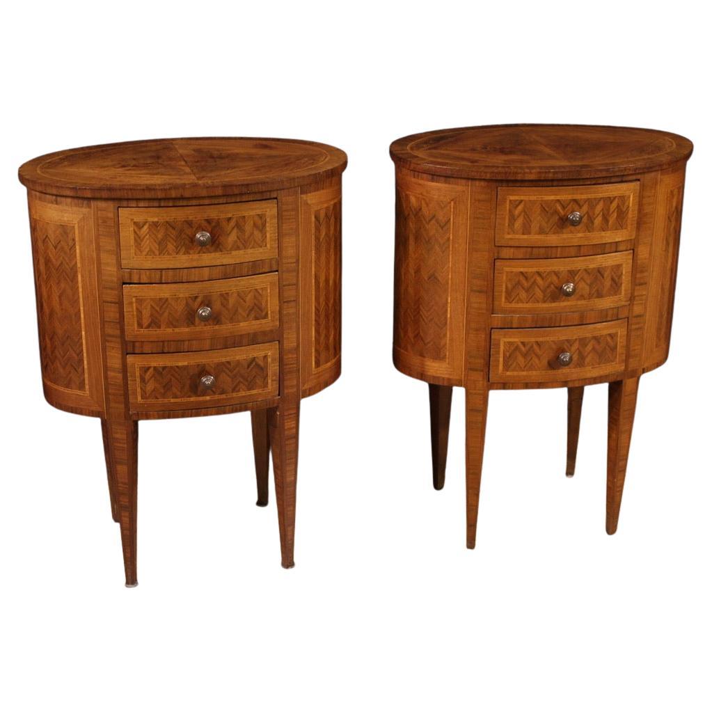 Paire de tables de nuit italiennes ovales en bois marqueté du 20e siècle, années 1950 en vente