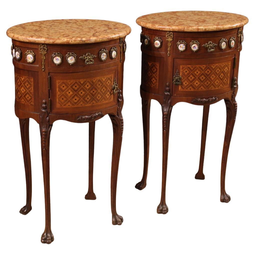 Paire de tables de nuit françaises ovales en bois marqueté du 20e siècle, années 1930 en vente
