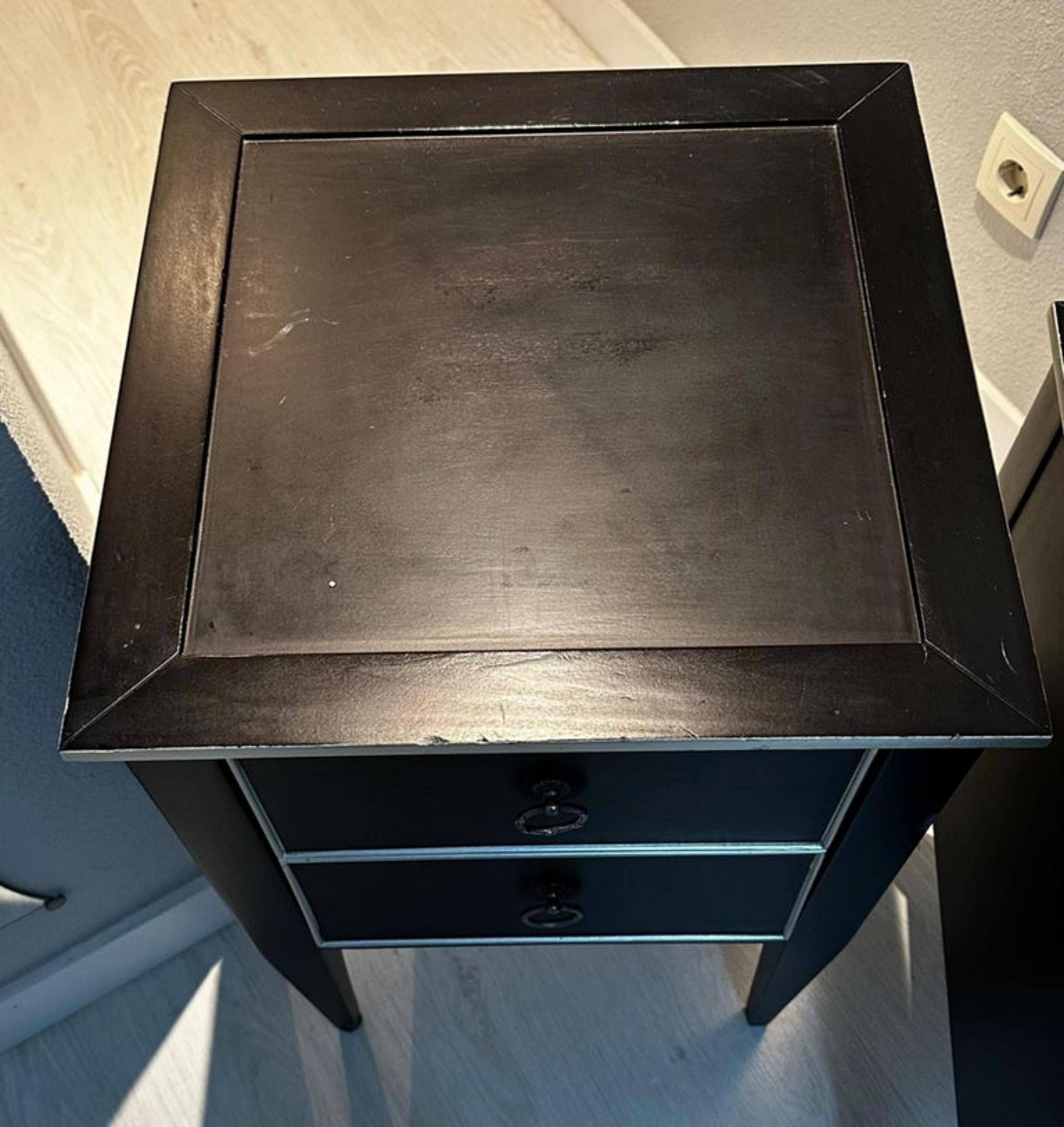 Wood Pair of 20th Century Italian Bedside Tables For Sale