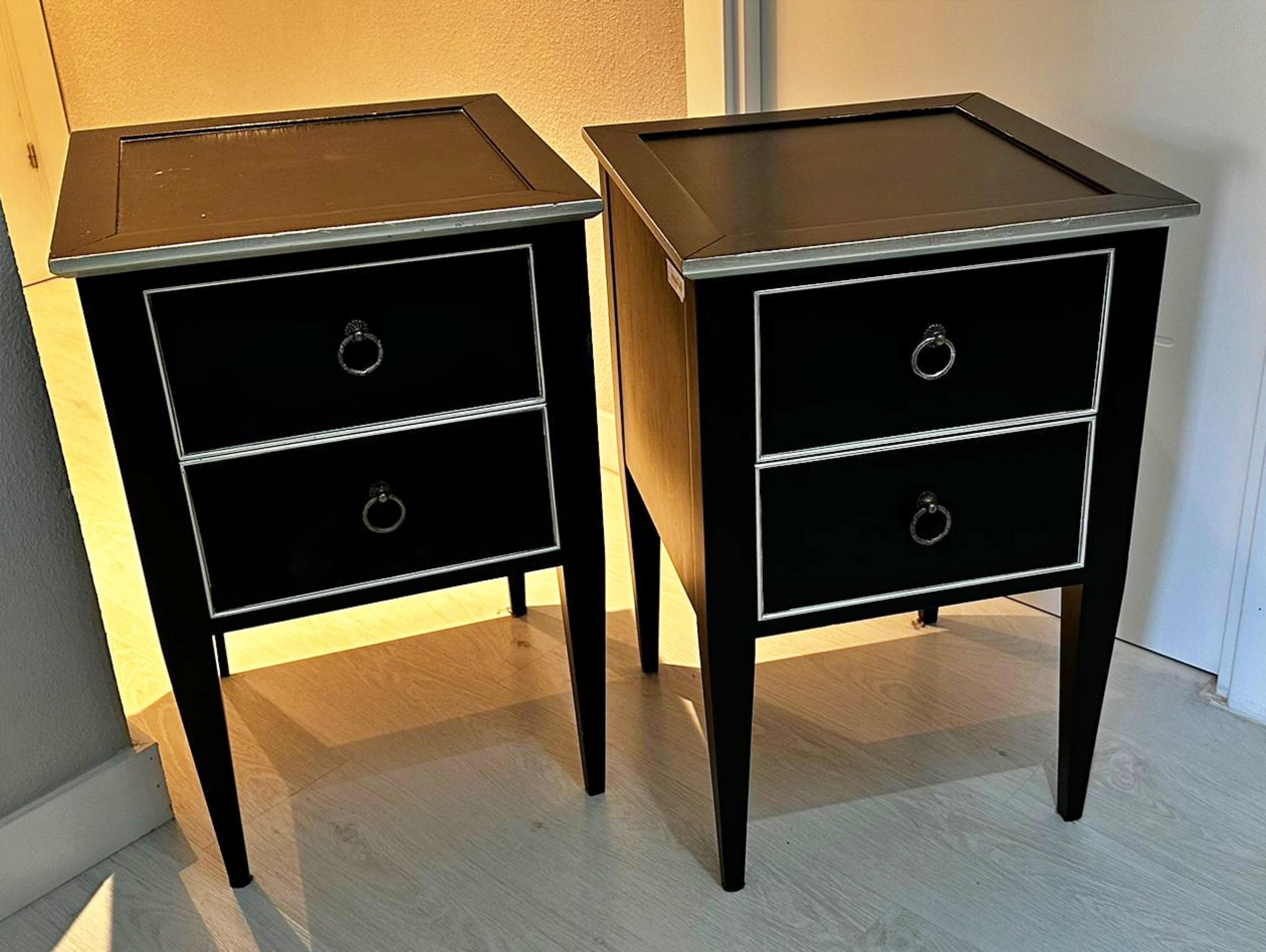 Pair of 20th Century Italian Bedside Tables For Sale 2
