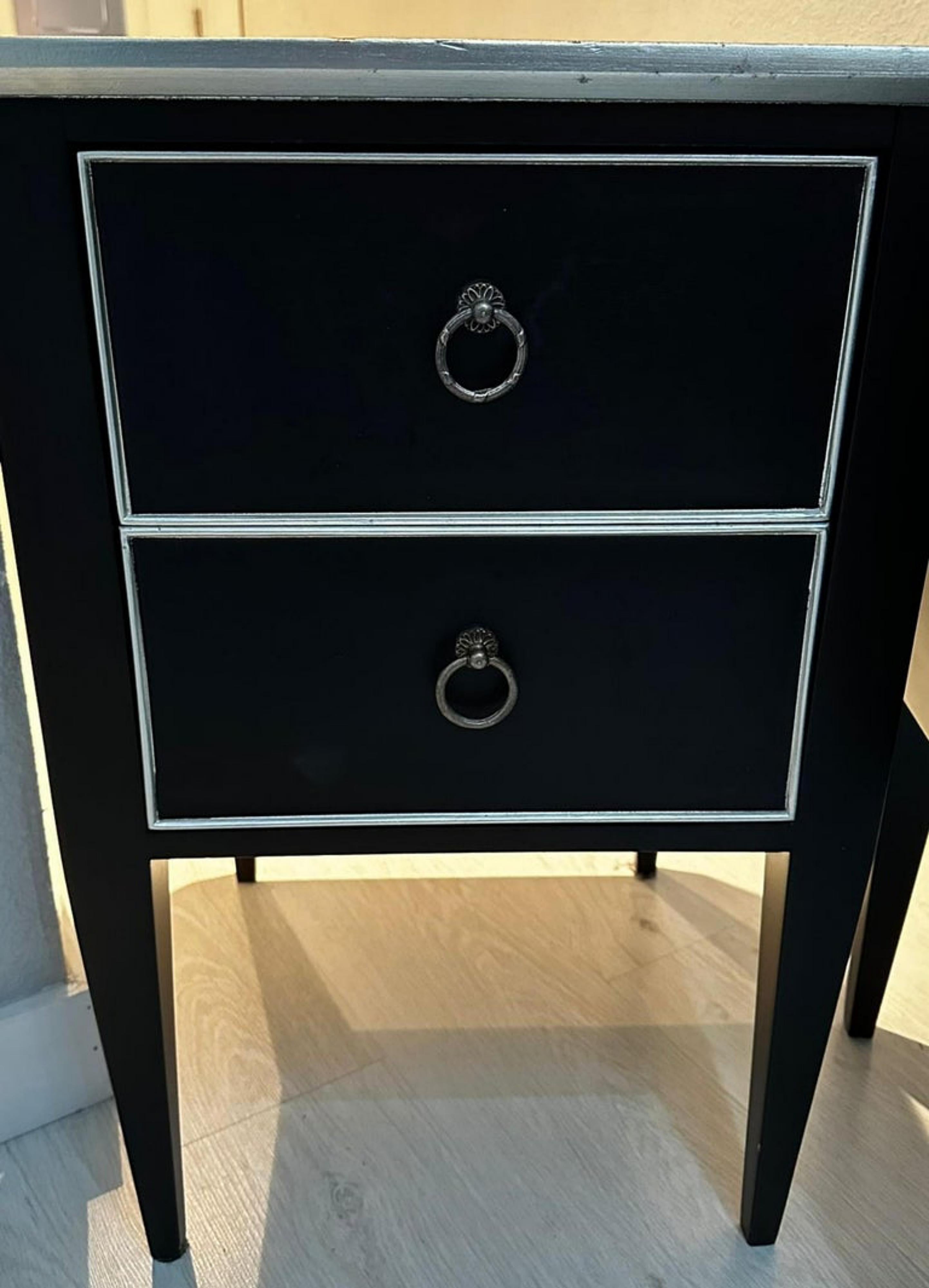 Pair of 20th Century Italian Bedside Tables For Sale 3