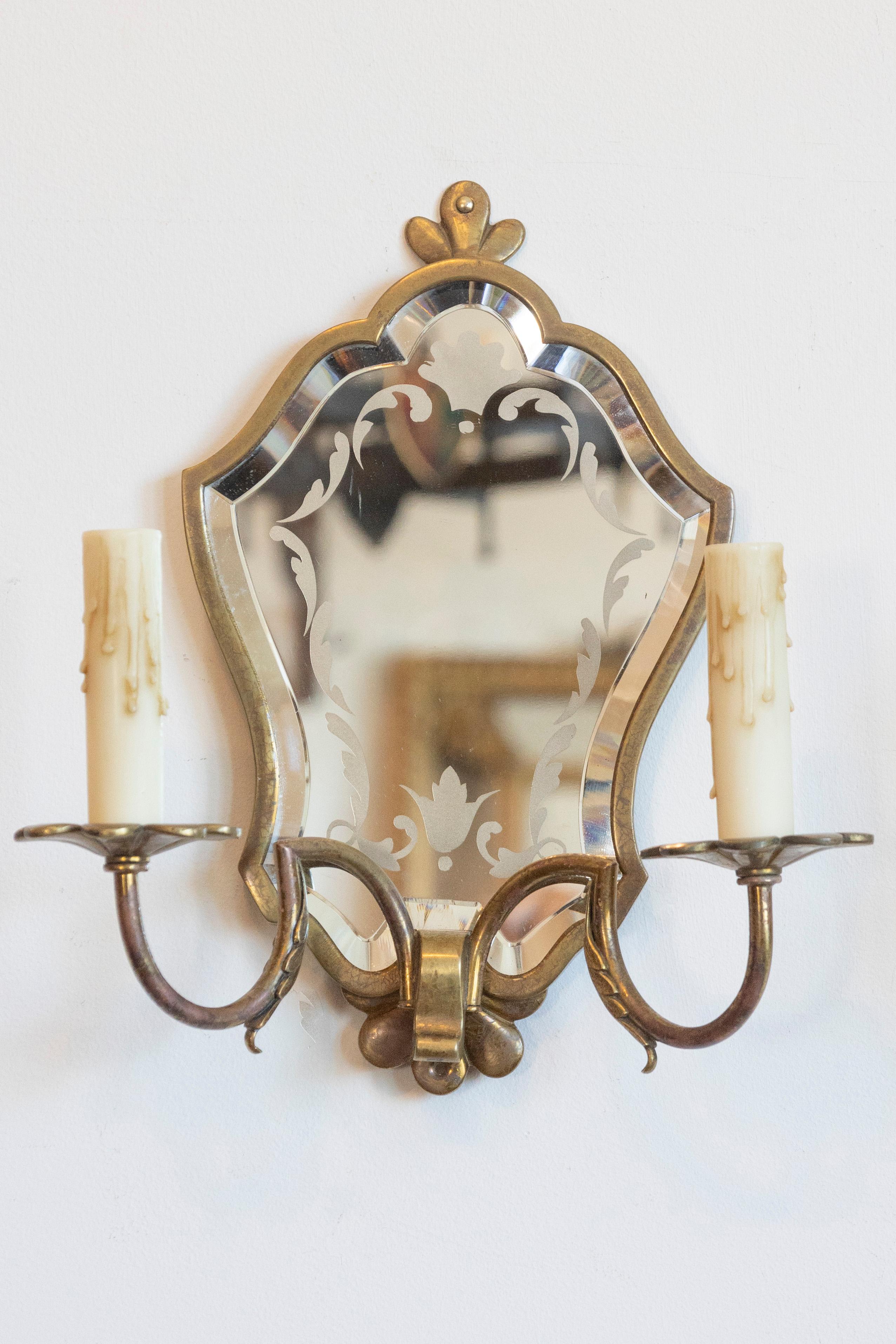 20ième siècle Paire d'appliques à miroir en laiton italiennes du 20e siècle en vente