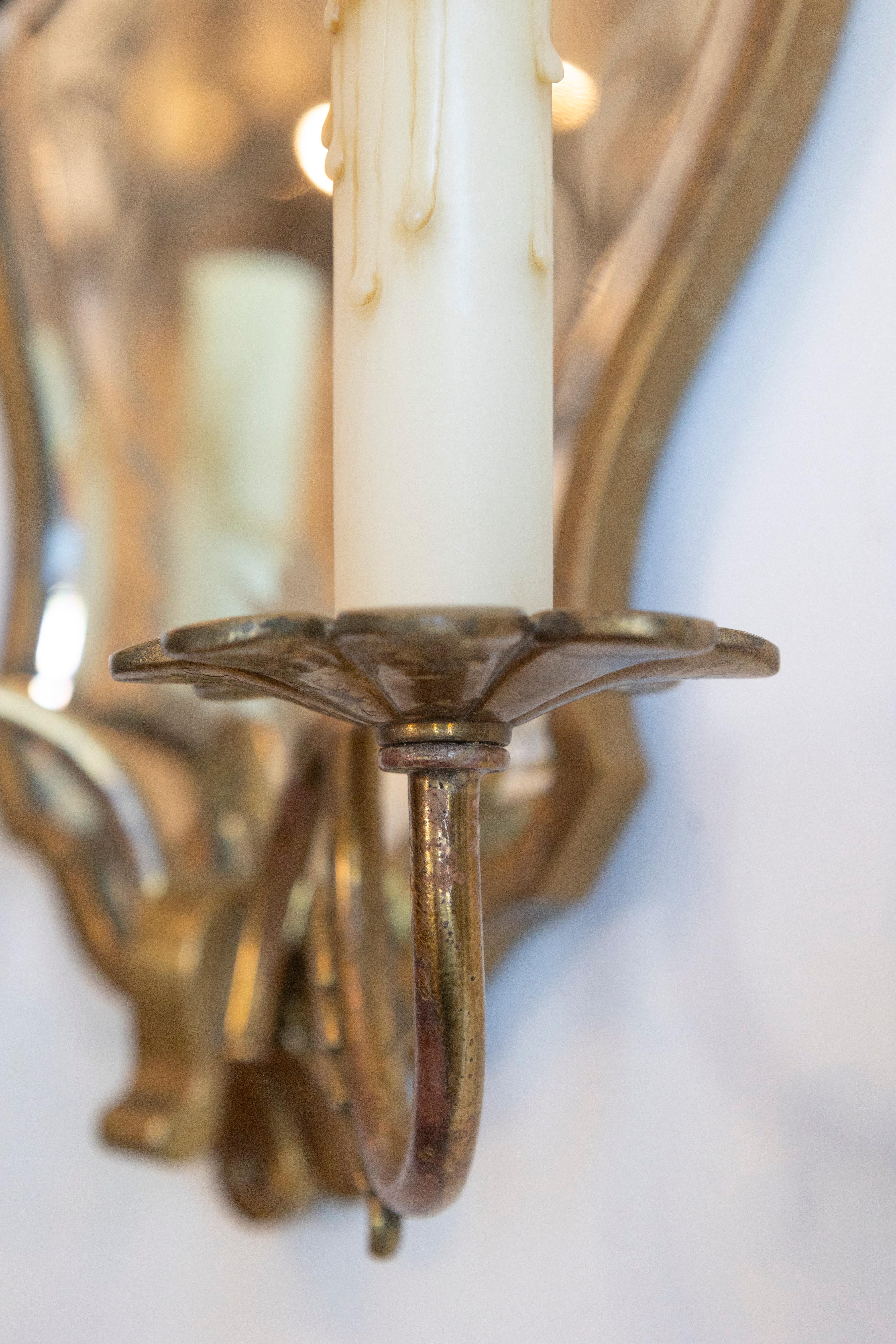 Paire d'appliques à miroir en laiton italiennes du 20e siècle en vente 3
