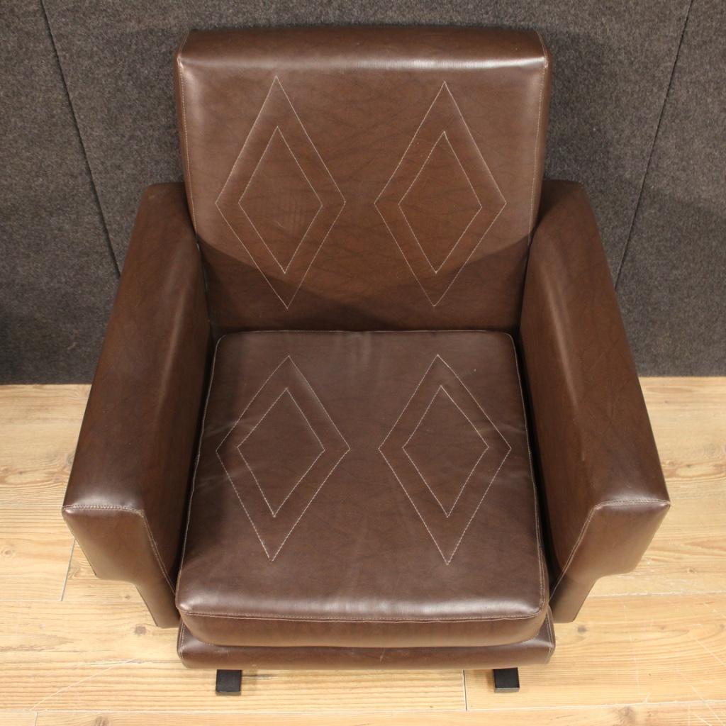 Zwei Sessel aus Kunstleder im italienischen Design des 20. Jahrhunderts, 1970 im Angebot 7