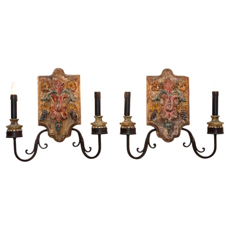 Pair Of 20th Century Italian Gilded Ribbon And Foliage Wall Sconces For Sale