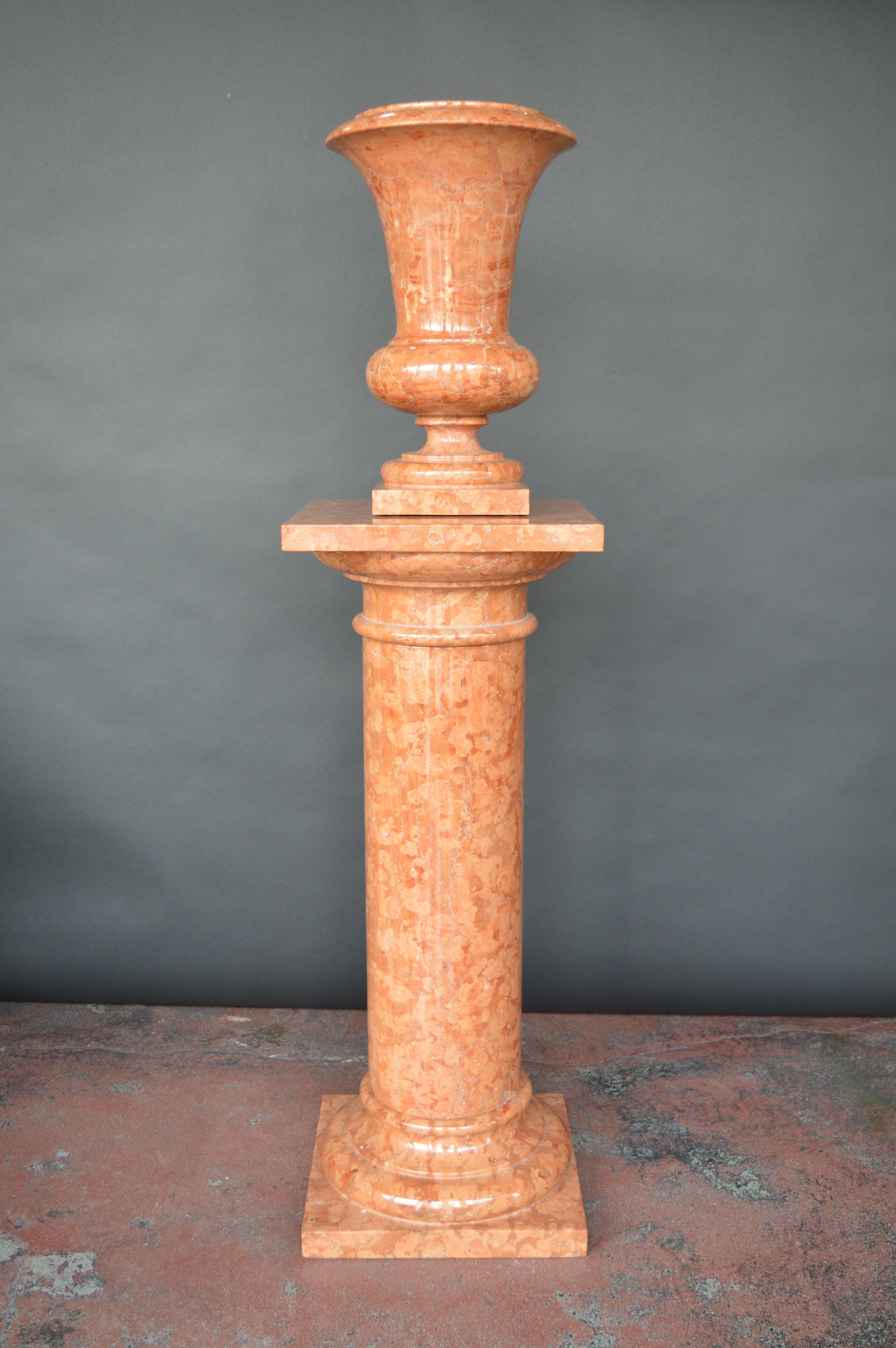 Other Pair of 20th Century Italian Marble Pedestals with Urns